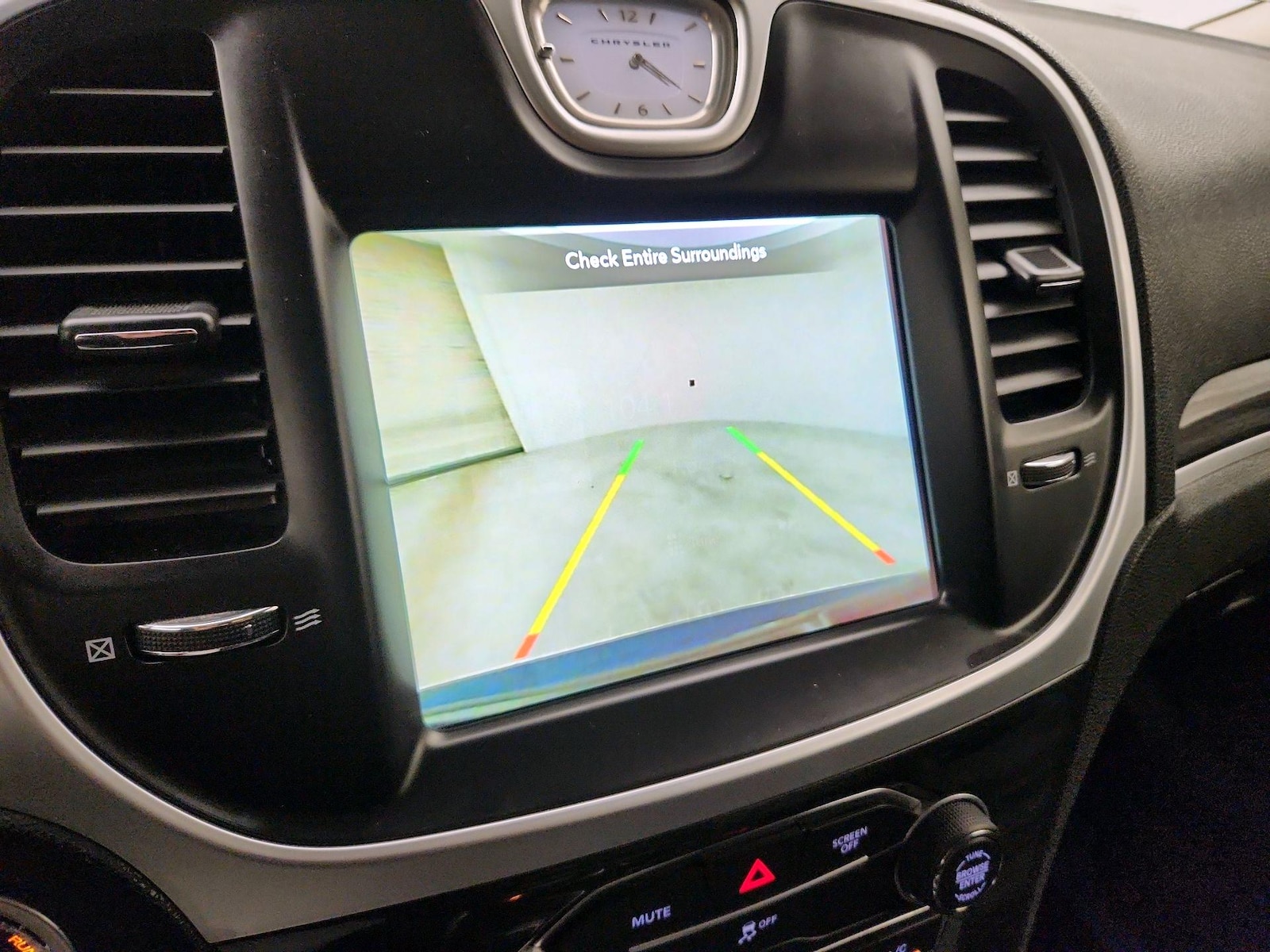 2022 Chrysler 300 Touring - Photo 15