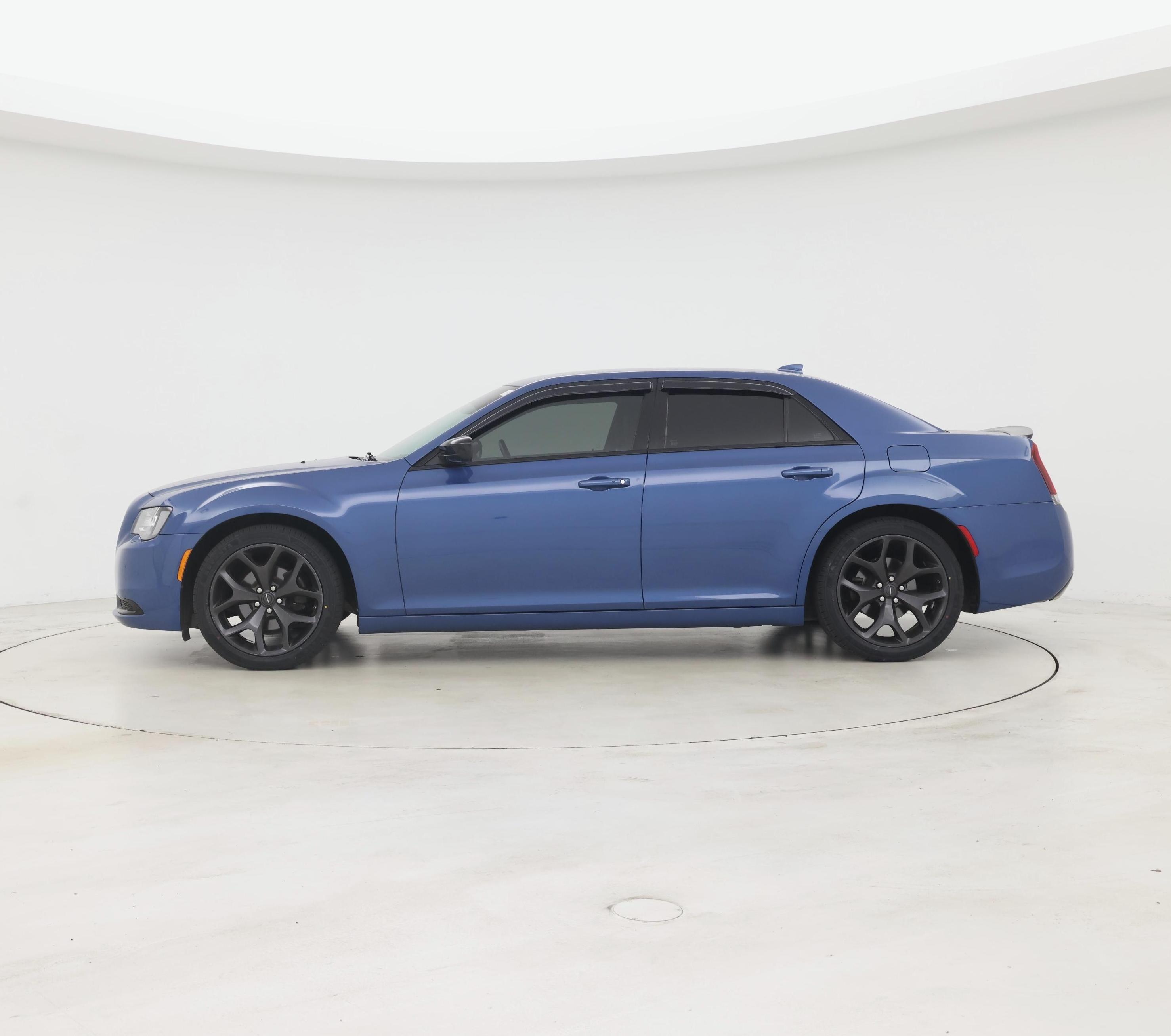 Thumbnail: 2022 Chrysler 300 - 3