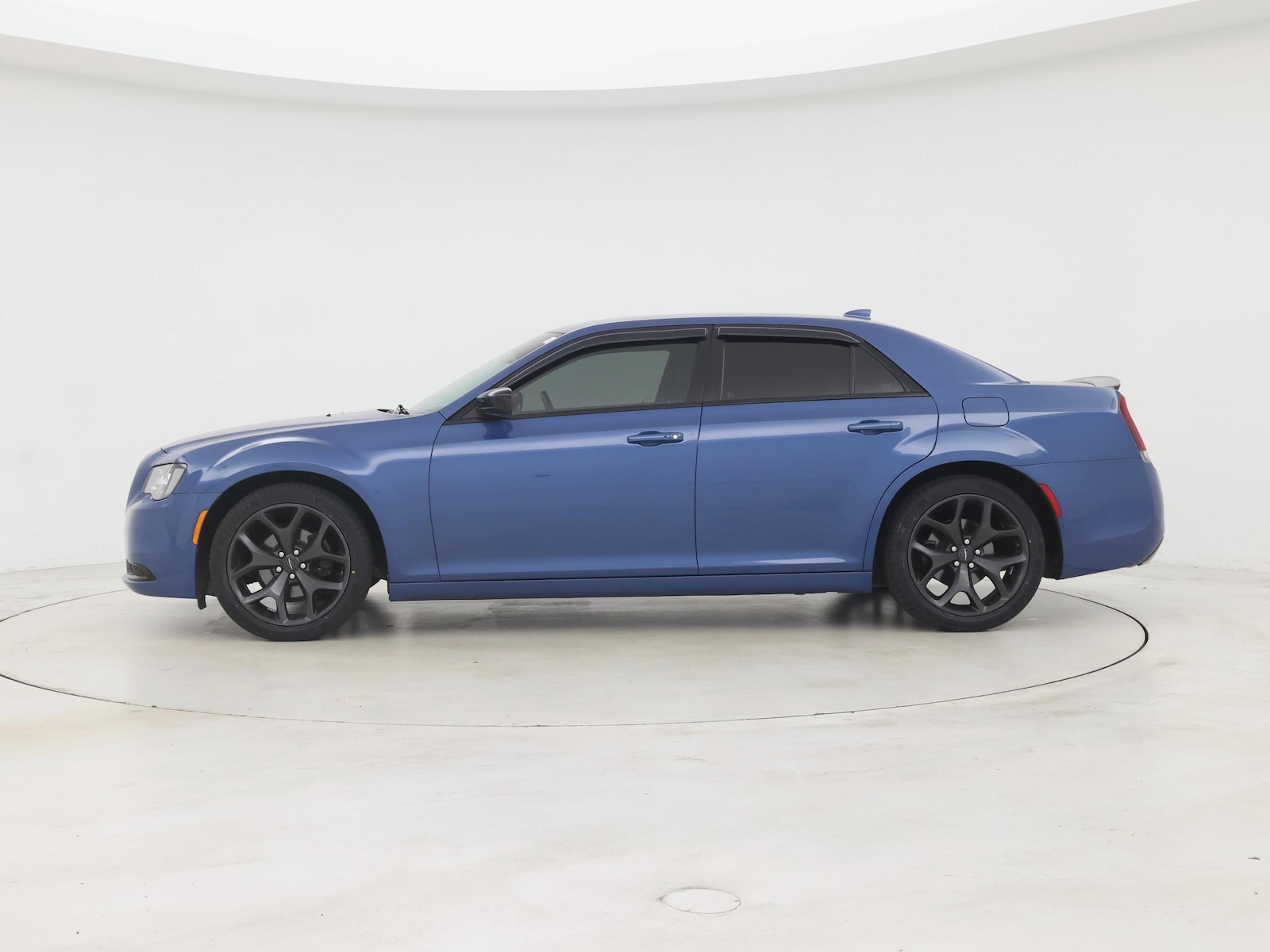 2022 Chrysler 300 Touring - Photo 4
