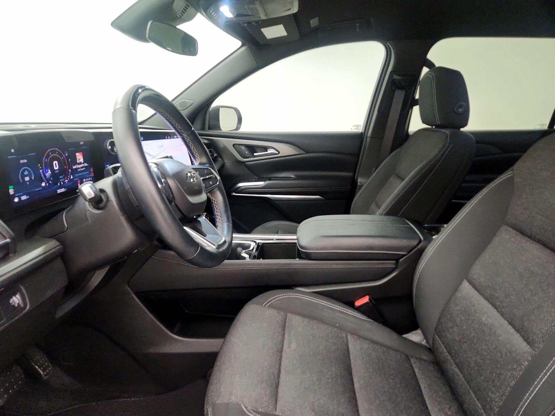 Thumbnail: 2025 Chevrolet Traverse - 11