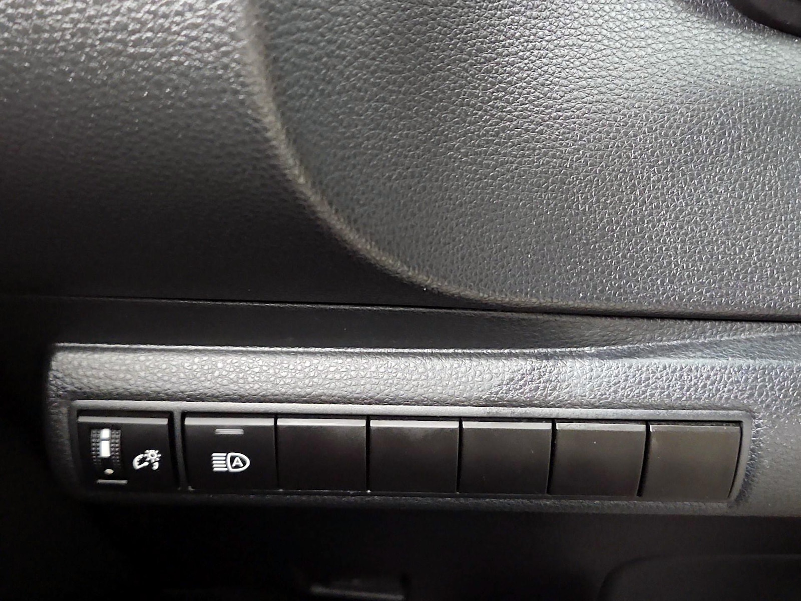 2023 Toyota Corolla LE - Photo 14