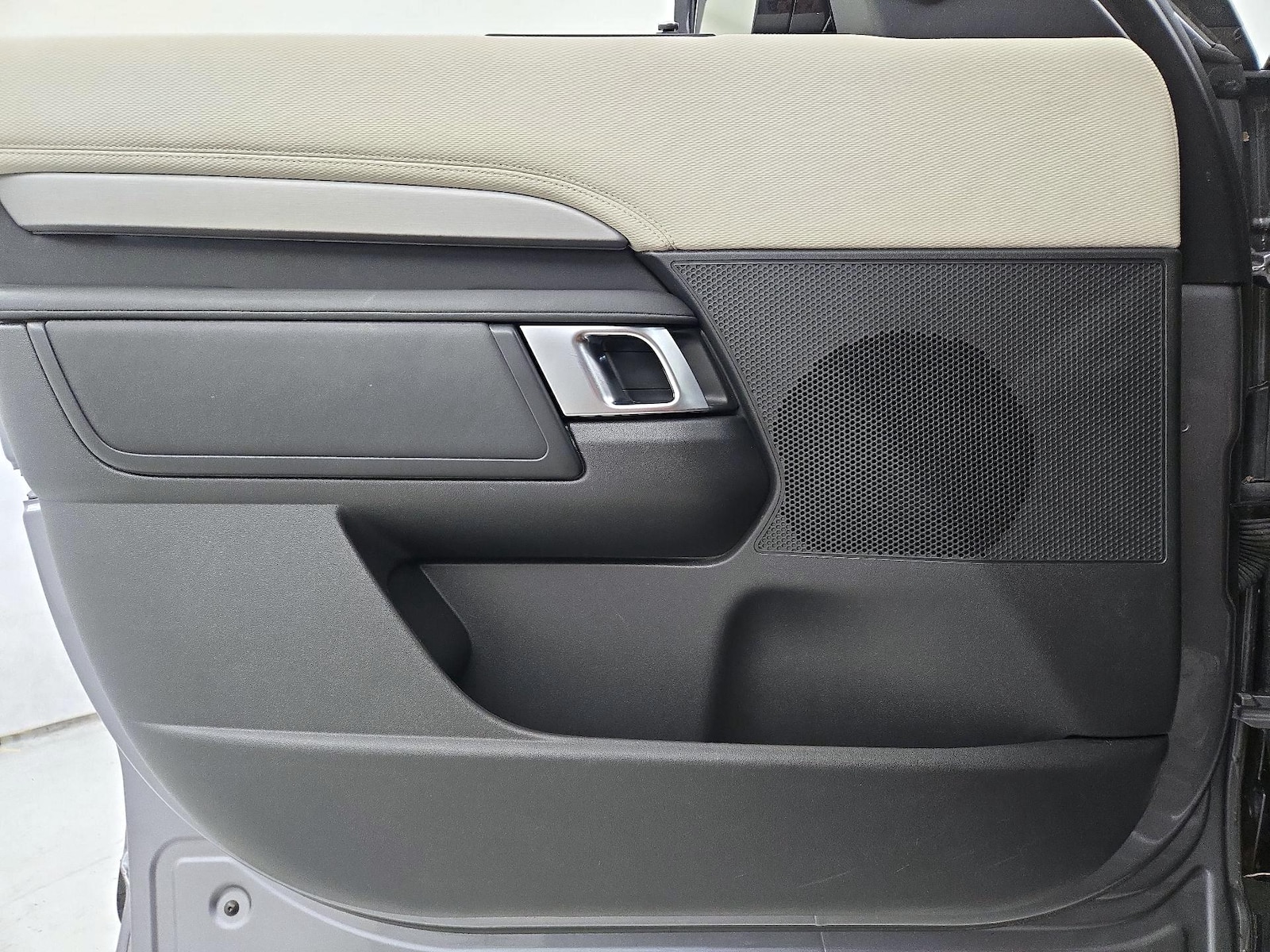 2021 Land Rover Discovery S R Dynamic - Photo 13