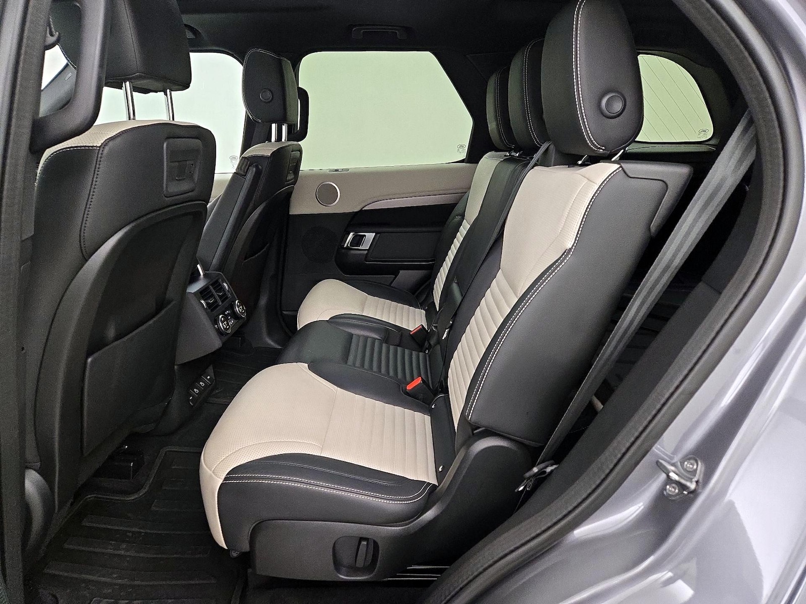 2021 Land Rover Discovery S R Dynamic - Photo 22