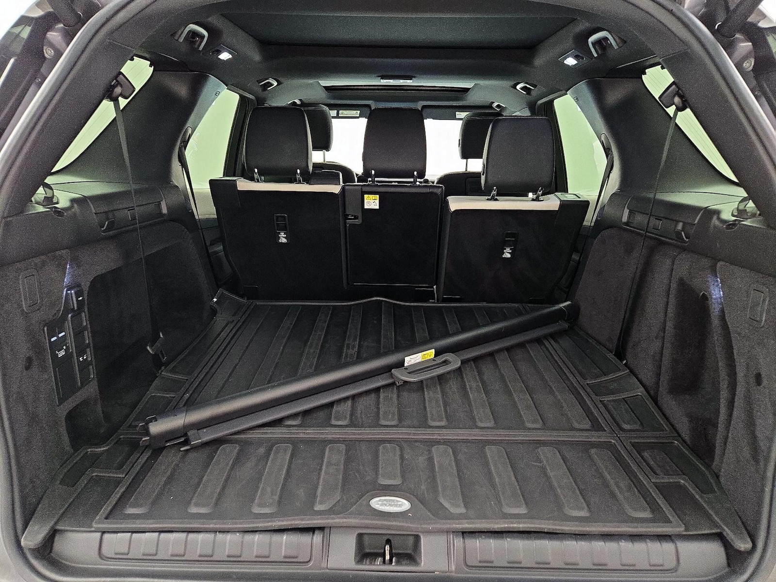 2021 Land Rover Discovery S R Dynamic - Photo 25