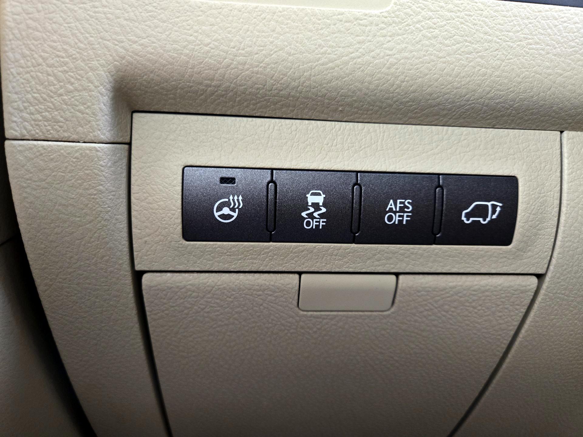 Thumbnail: 2015 Lexus LX - 13