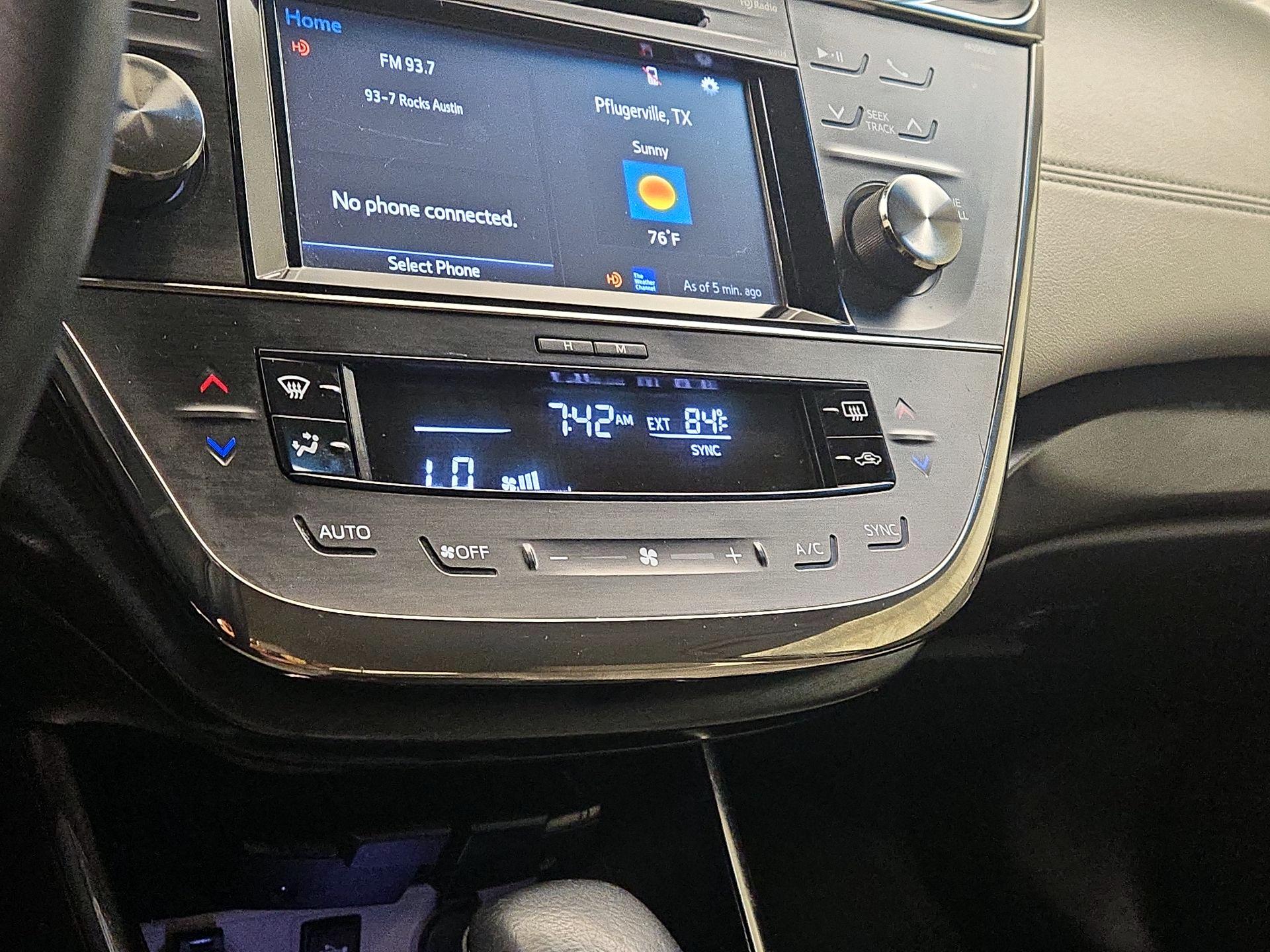 Thumbnail: 2018 Toyota Avalon - 16