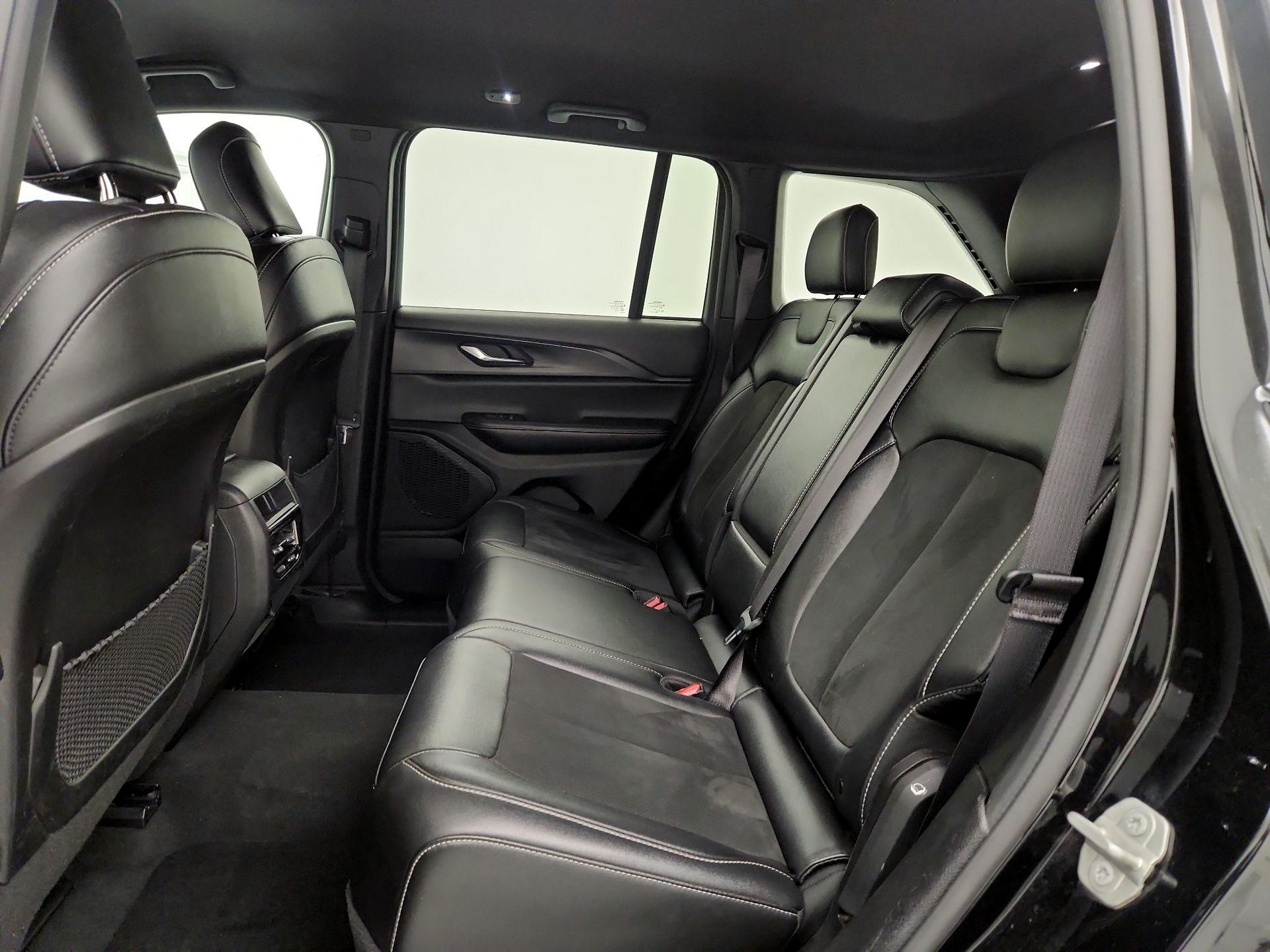 Thumbnail: 2024 Jeep Grand Cherokee - 19