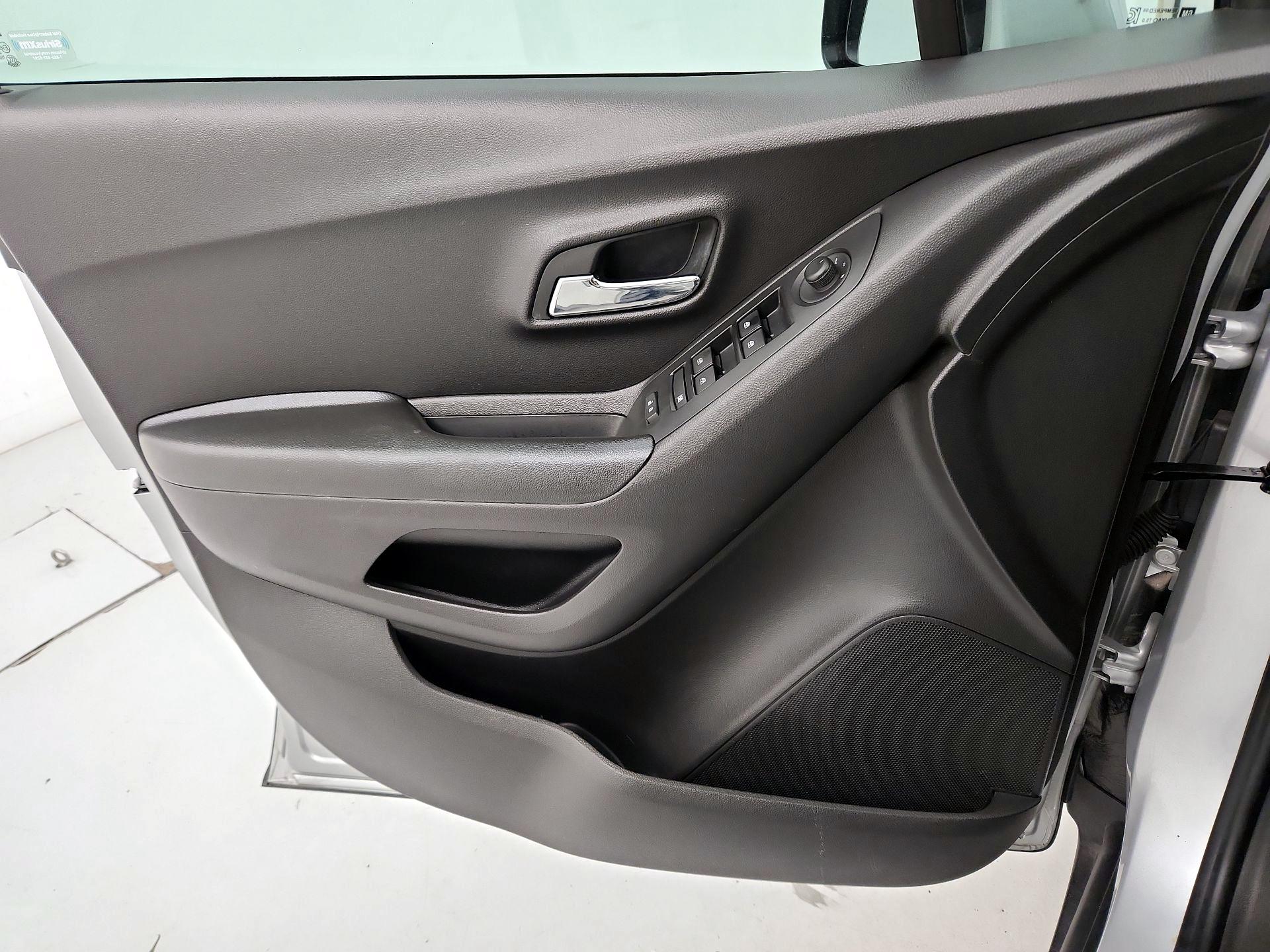 Thumbnail: 2022 Chevrolet Trax - 12