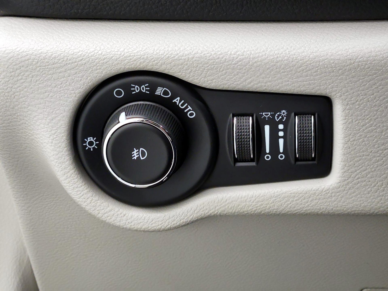 2023 Chrysler Pacifica Touring L - Photo 14