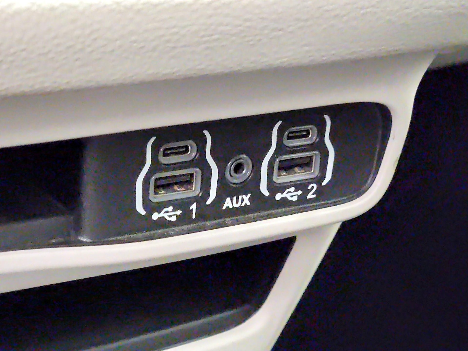 2023 Chrysler Pacifica Touring L - Photo 19
