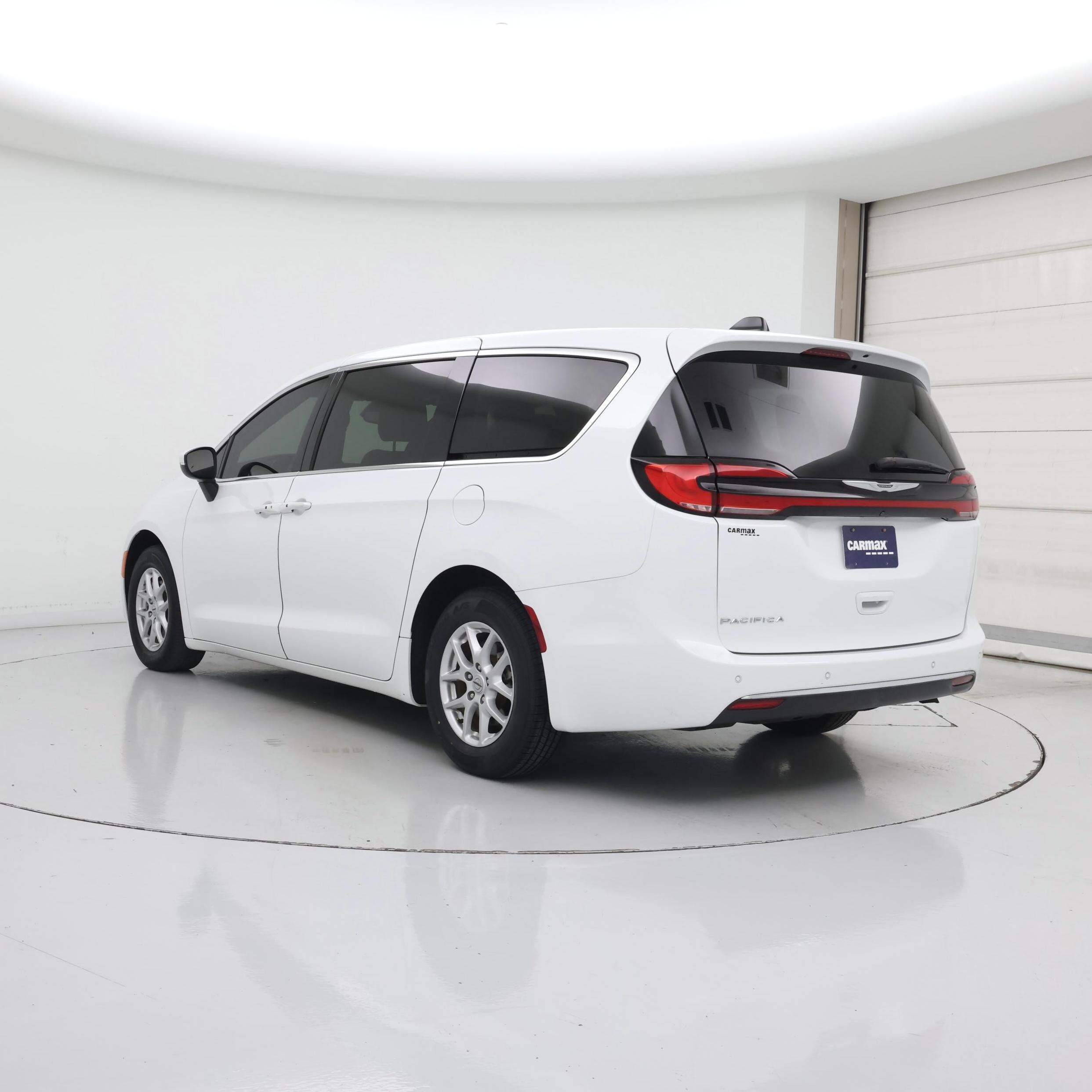 Thumbnail: 2023 Chrysler Pacifica - 2