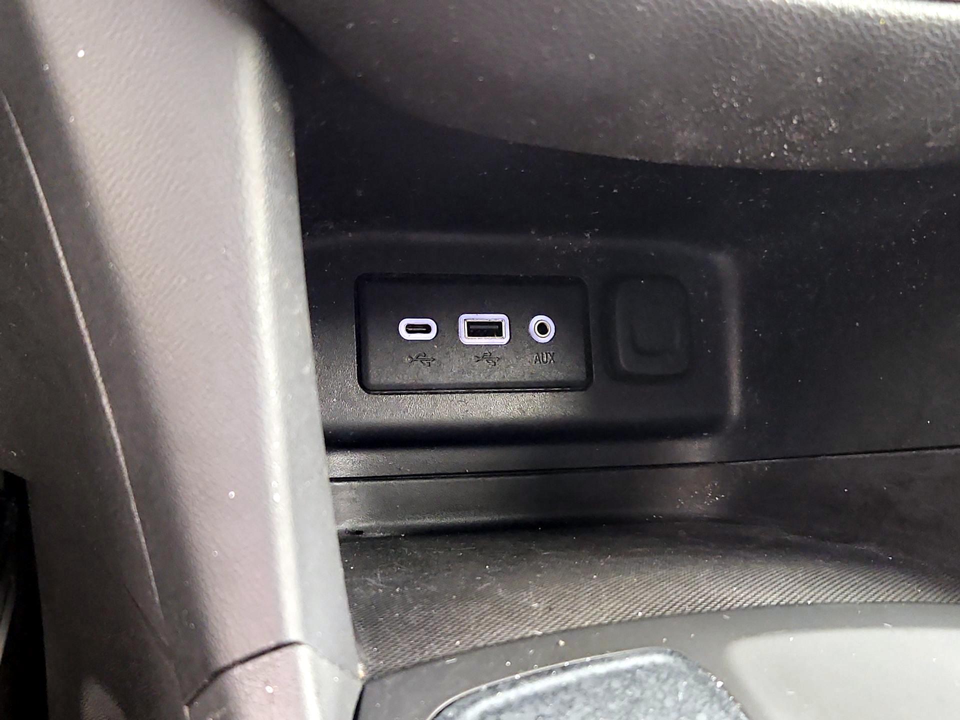 Thumbnail: 2021 Chevrolet Equinox - 18