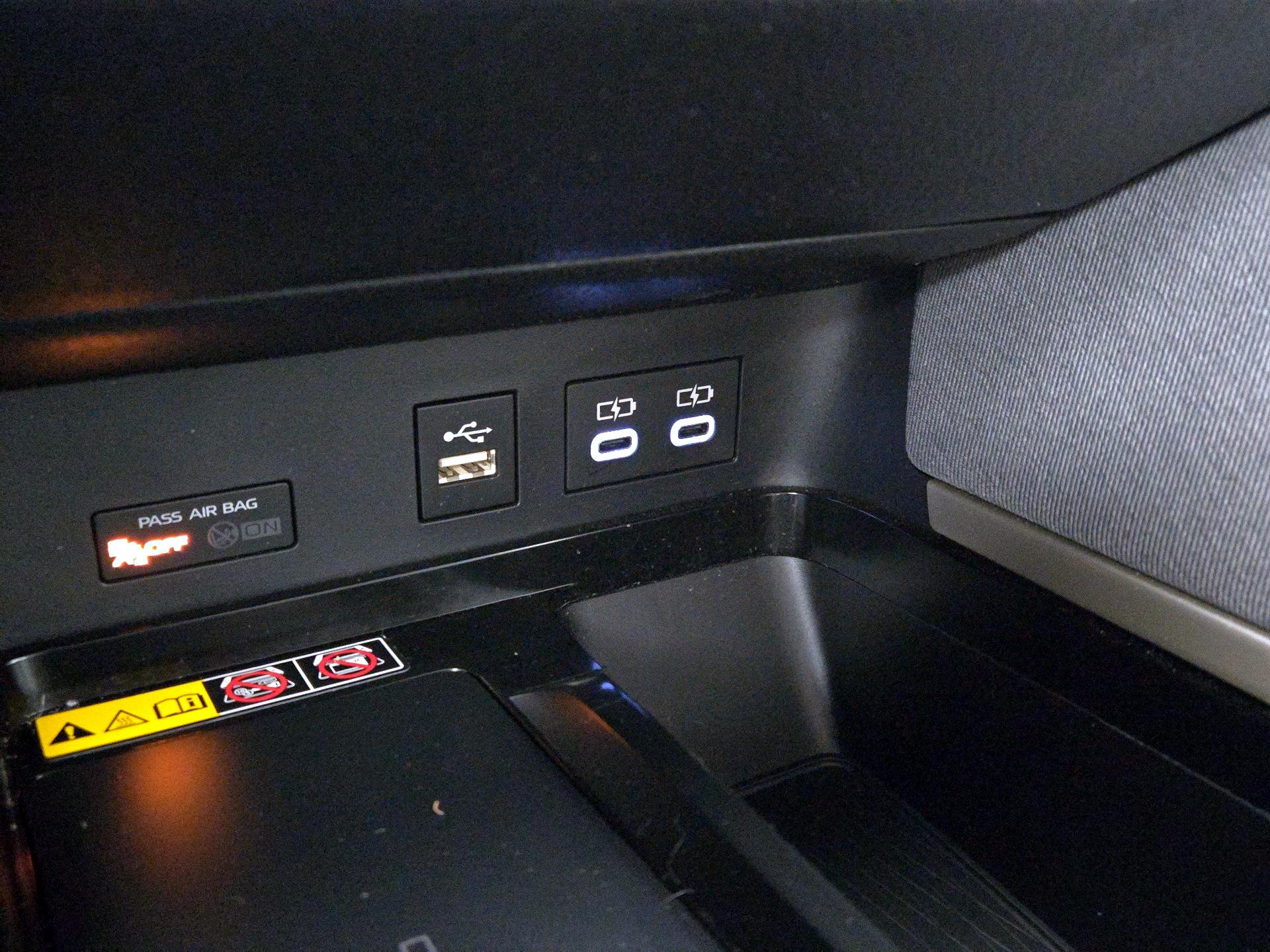 Thumbnail: 2025 Toyota Camry - 18