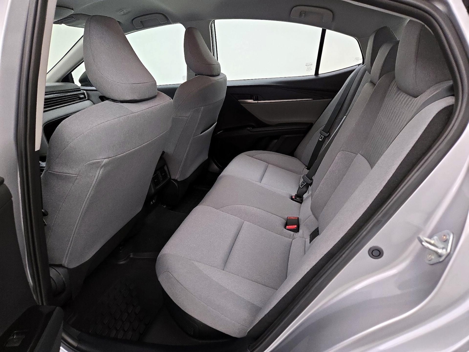 2025 Toyota Camry LE - Photo 20