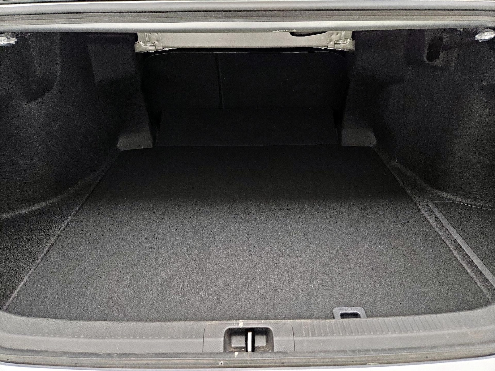 2025 Toyota Camry LE - Photo 21
