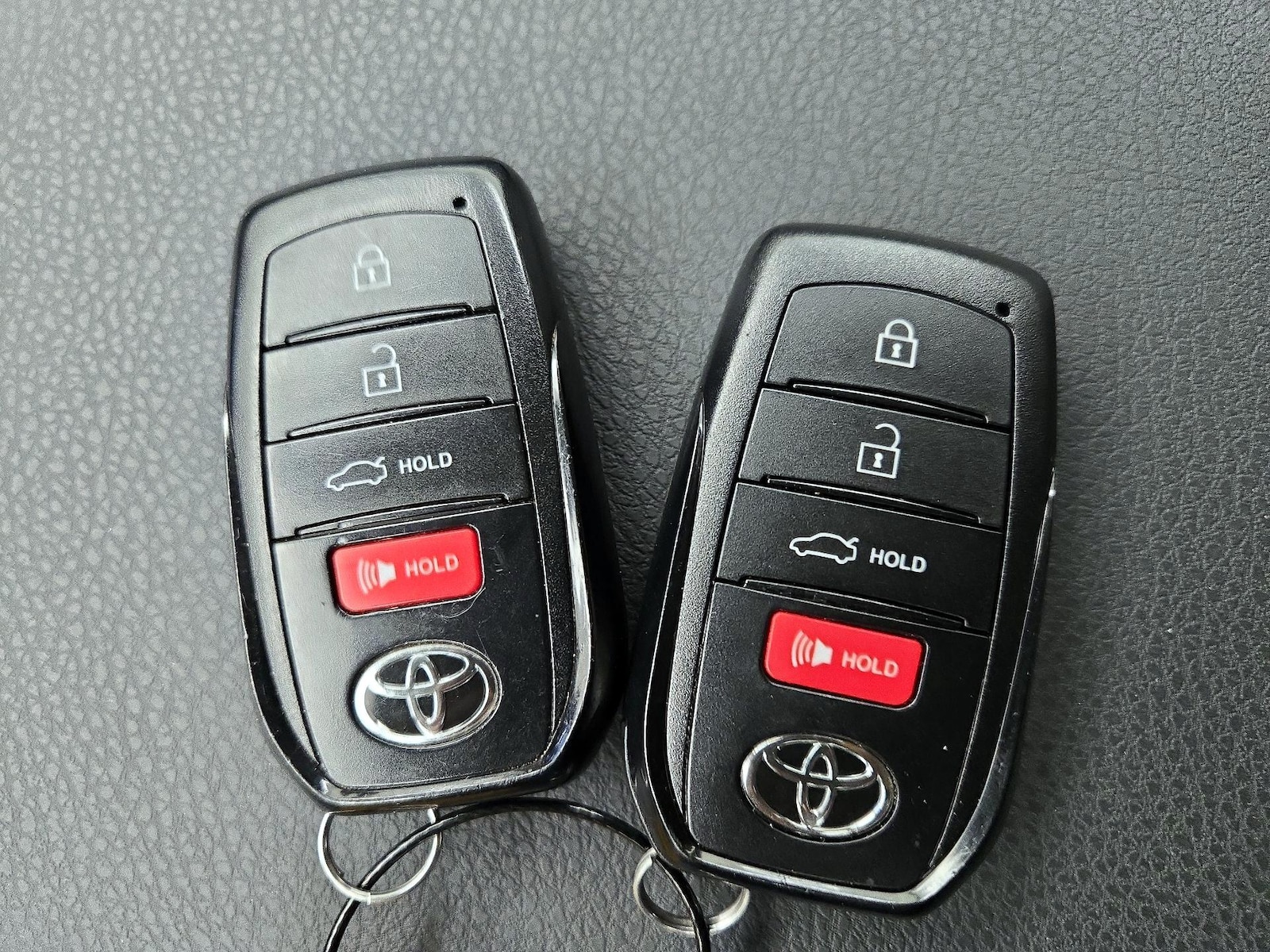 2025 Toyota Camry LE - Photo 23