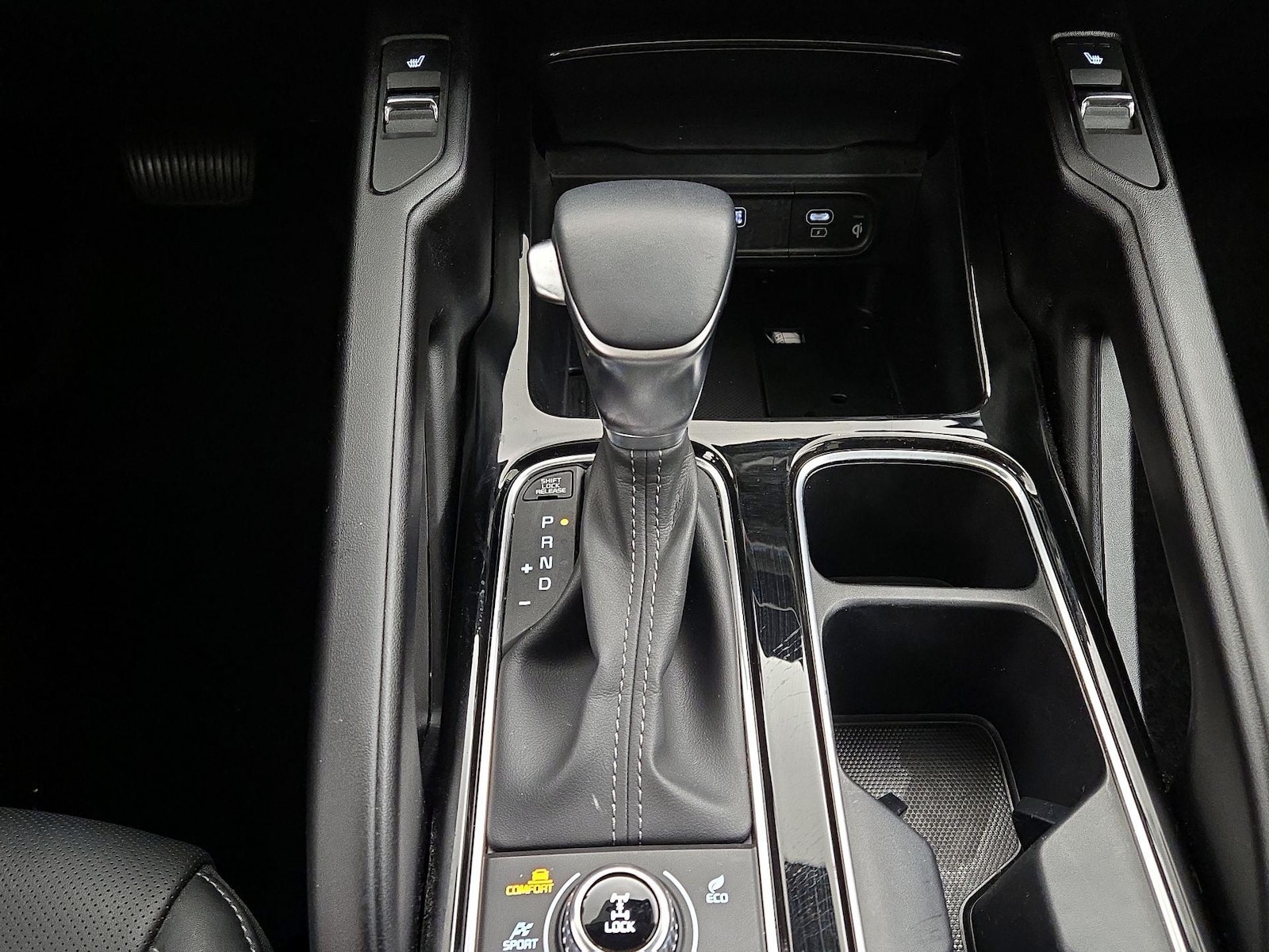 2025 Kia Telluride S - Photo 19