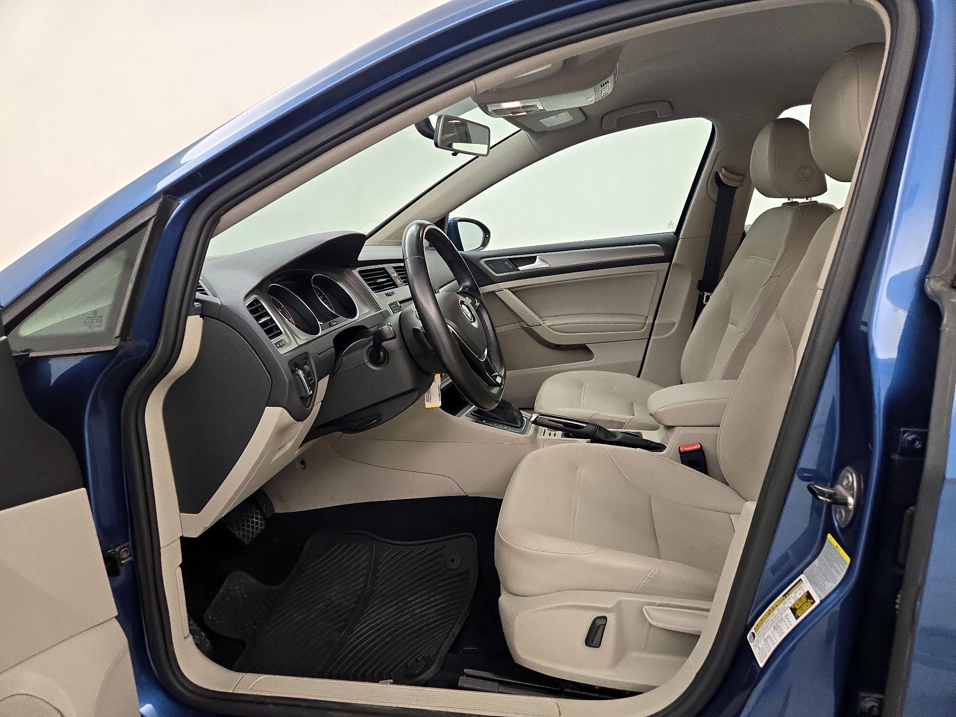Thumbnail: 2015 Volkswagen Golf - 11