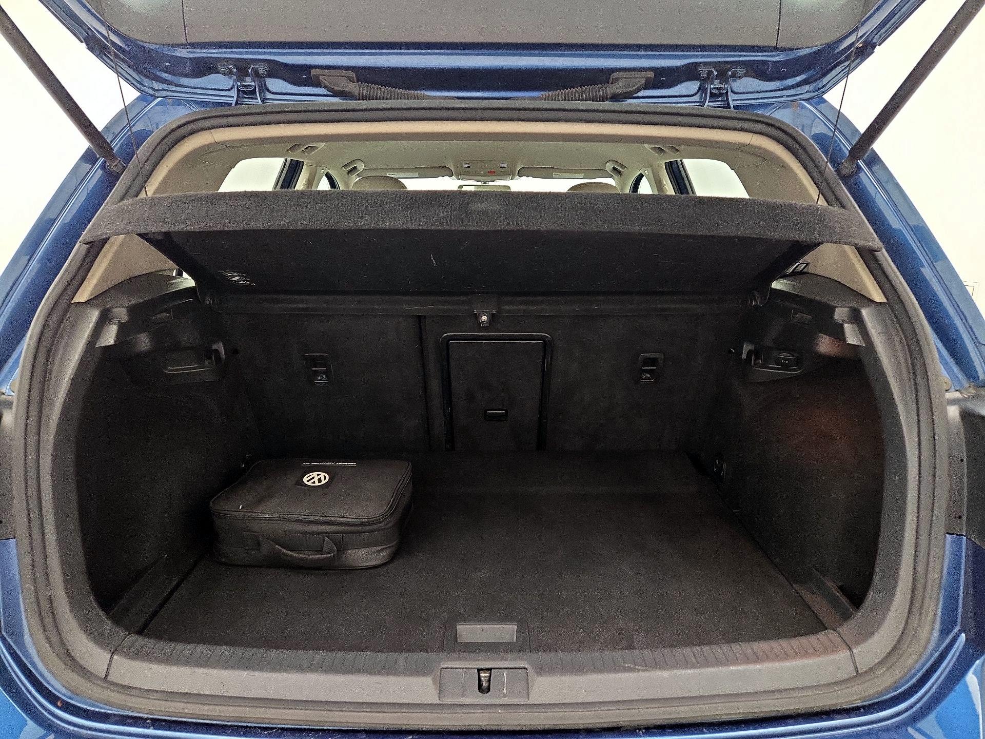 Thumbnail: 2015 Volkswagen Golf - 19