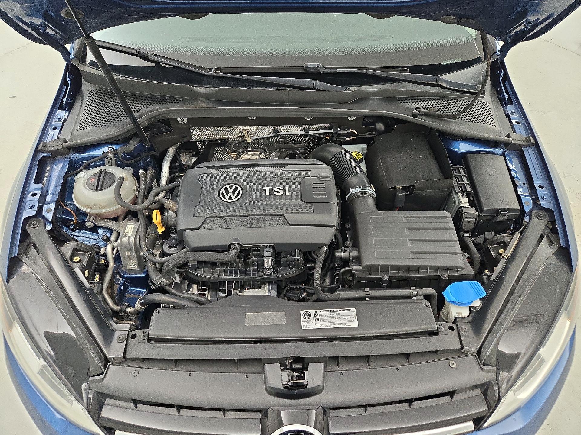 Thumbnail: 2015 Volkswagen Golf - 20