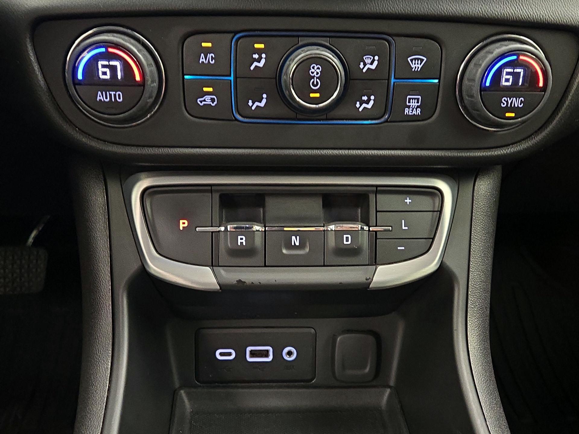 Thumbnail: 2022 GMC Terrain - 17