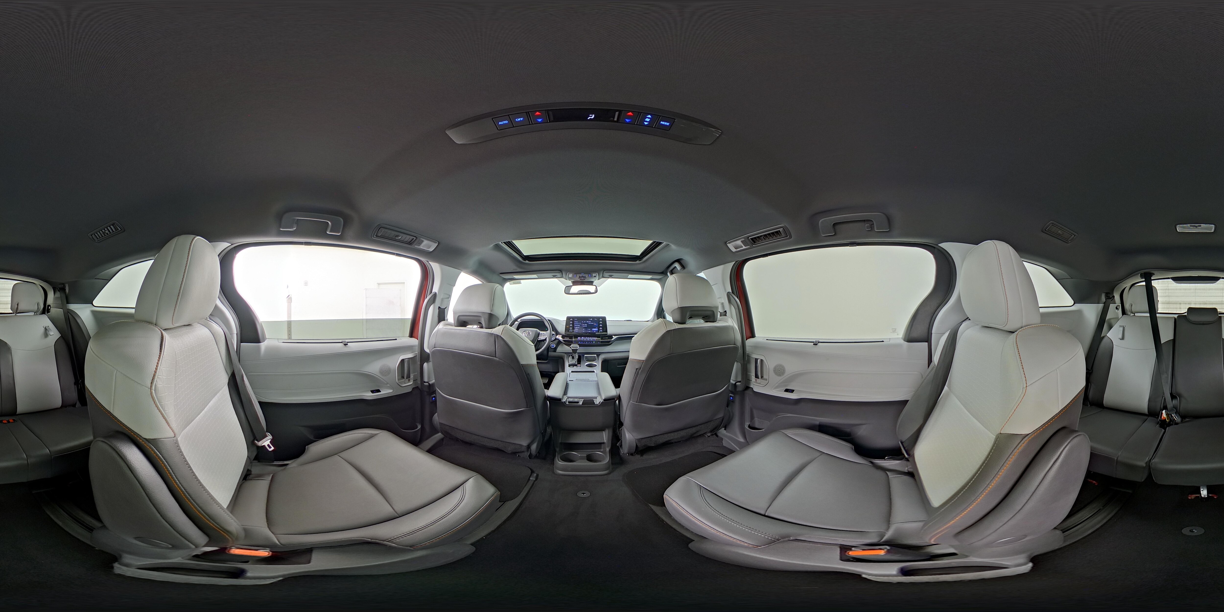 2021 Toyota Sienna XSE - Photo 29