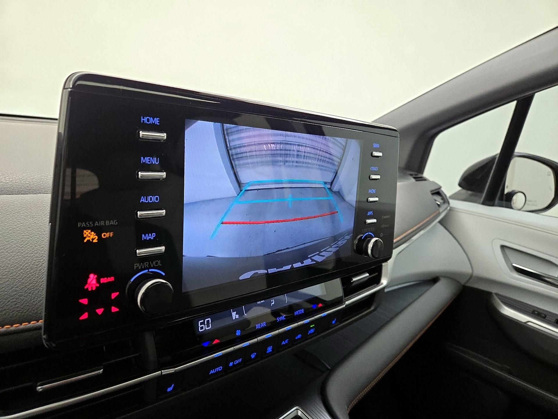 Thumbnail: 2021 Toyota Sienna - 15