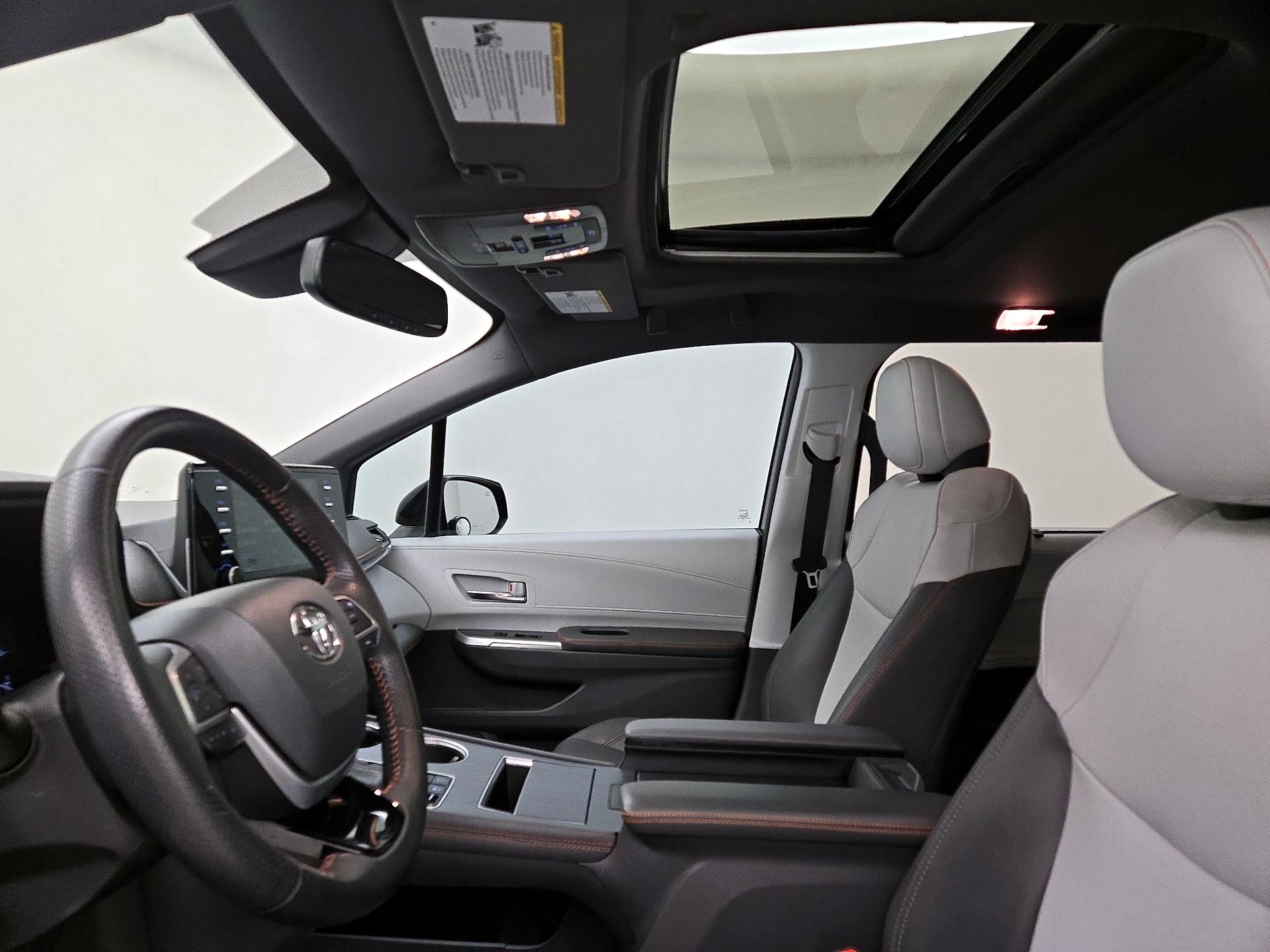 Thumbnail: 2021 Toyota Sienna - 20