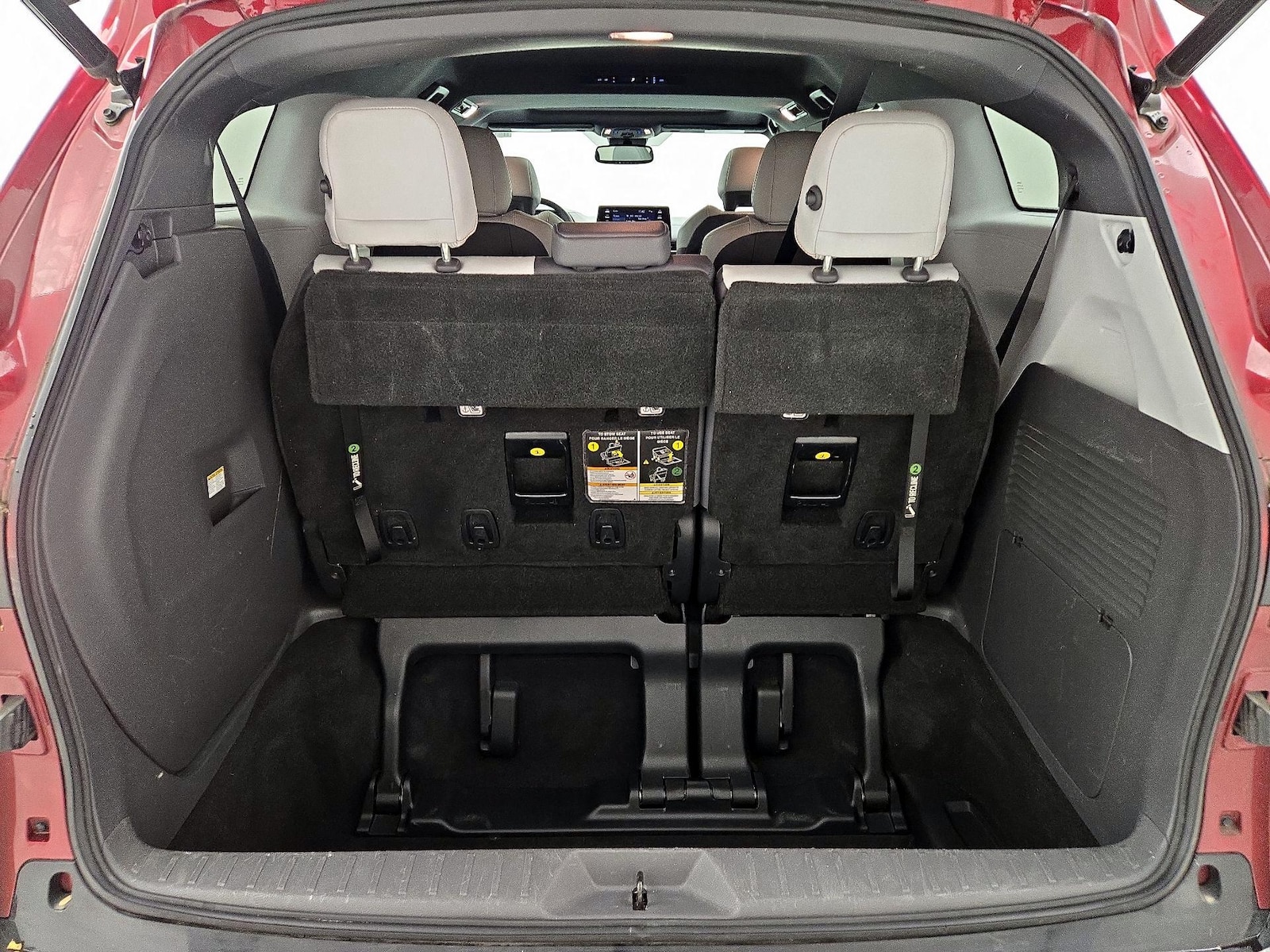 2021 Toyota Sienna XSE - Photo 24