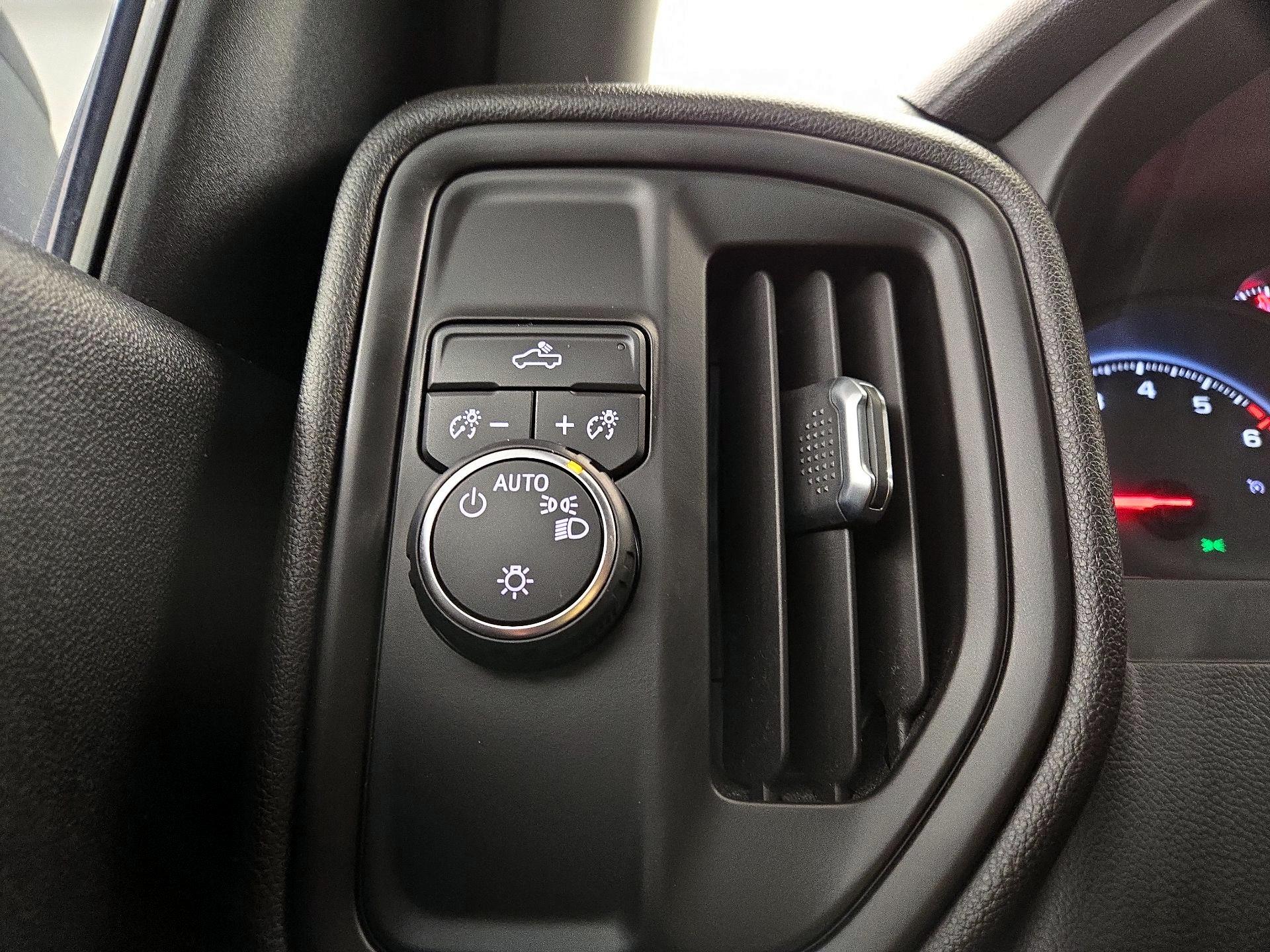 Thumbnail: 2021 Chevrolet Silverado 1500 - 13