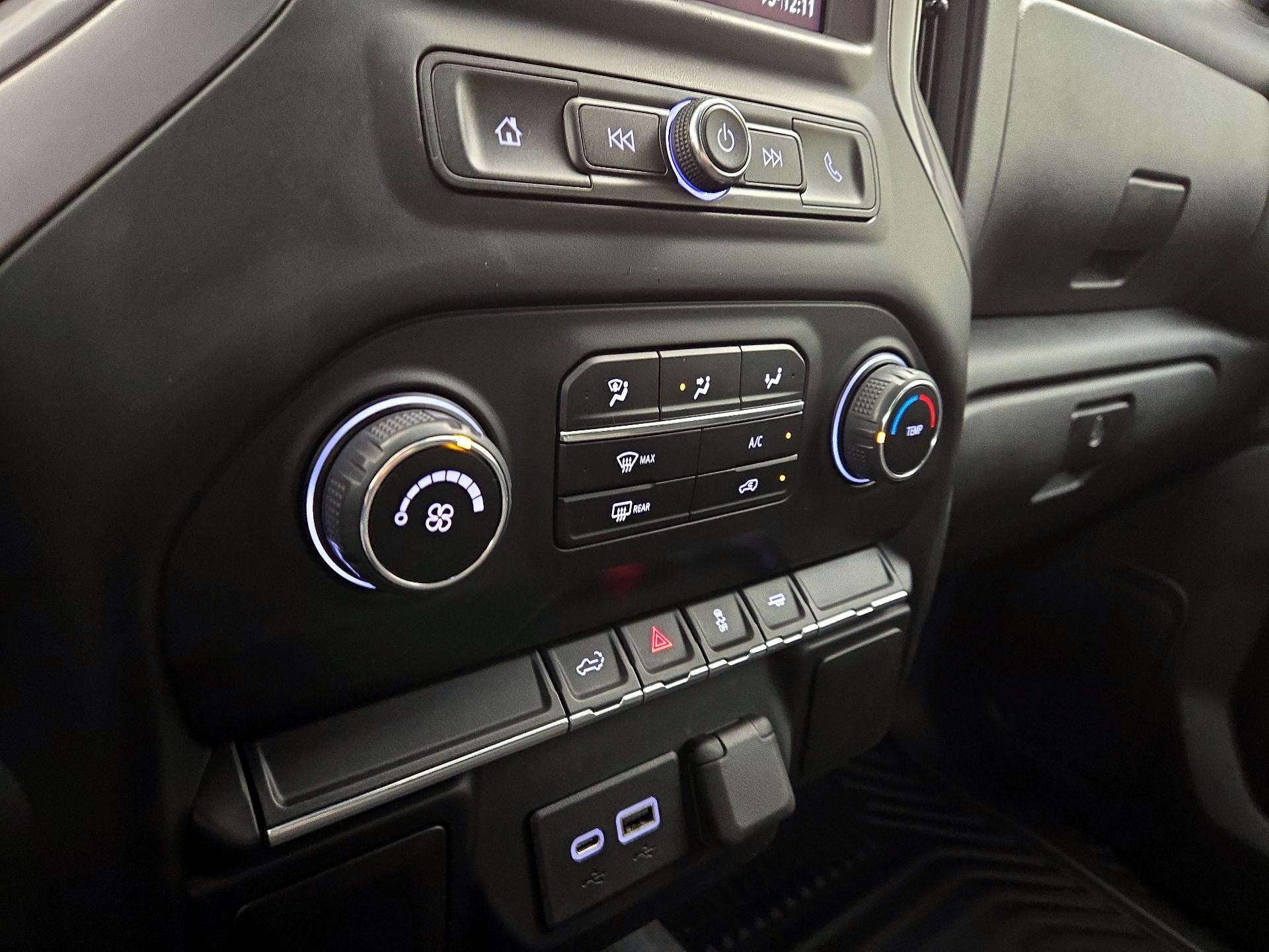 Thumbnail: 2021 Chevrolet Silverado 1500 - 16