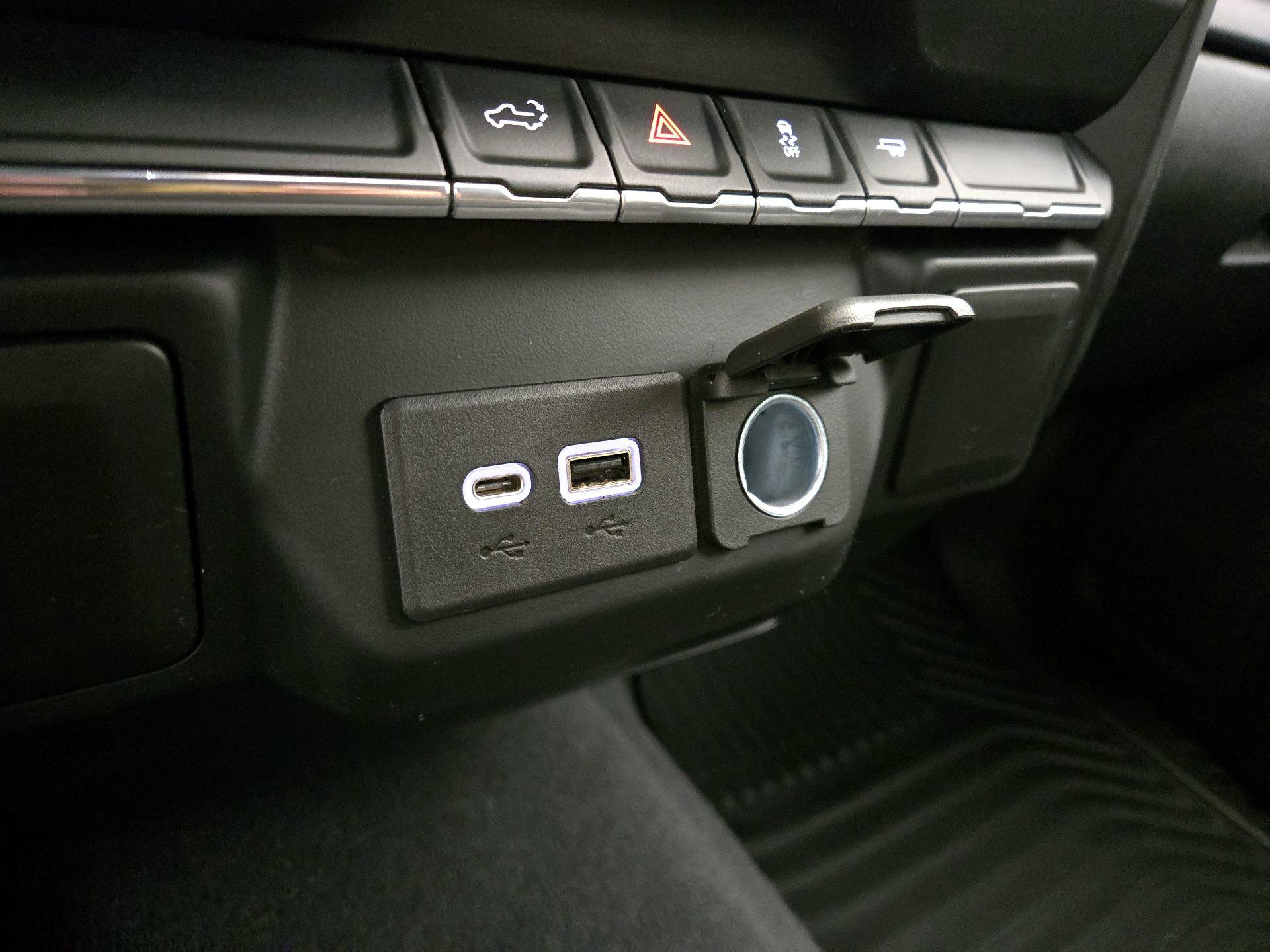 Thumbnail: 2021 Chevrolet Silverado 1500 - 18