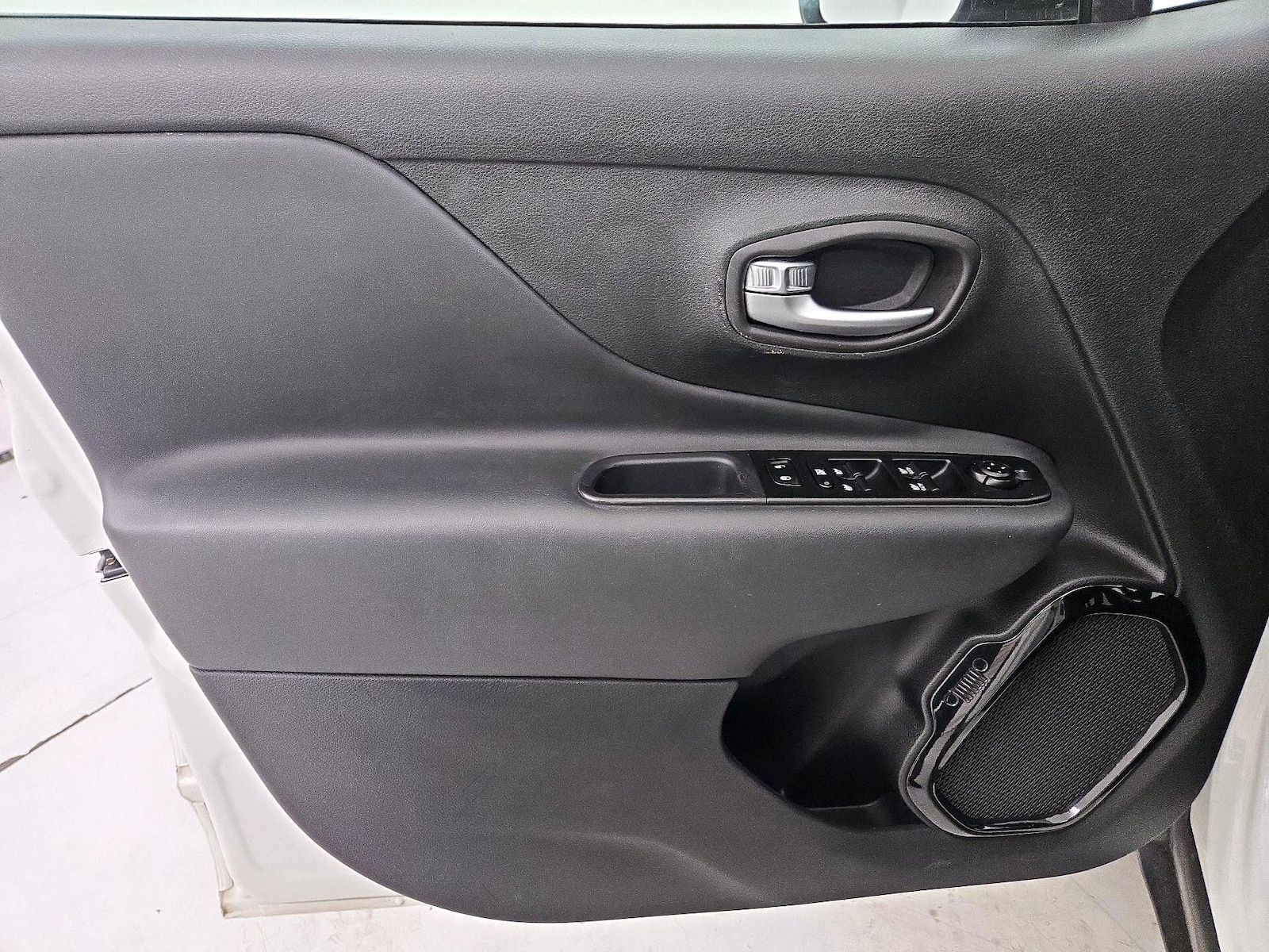 2022 Jeep Renegade Altitude - Photo 13