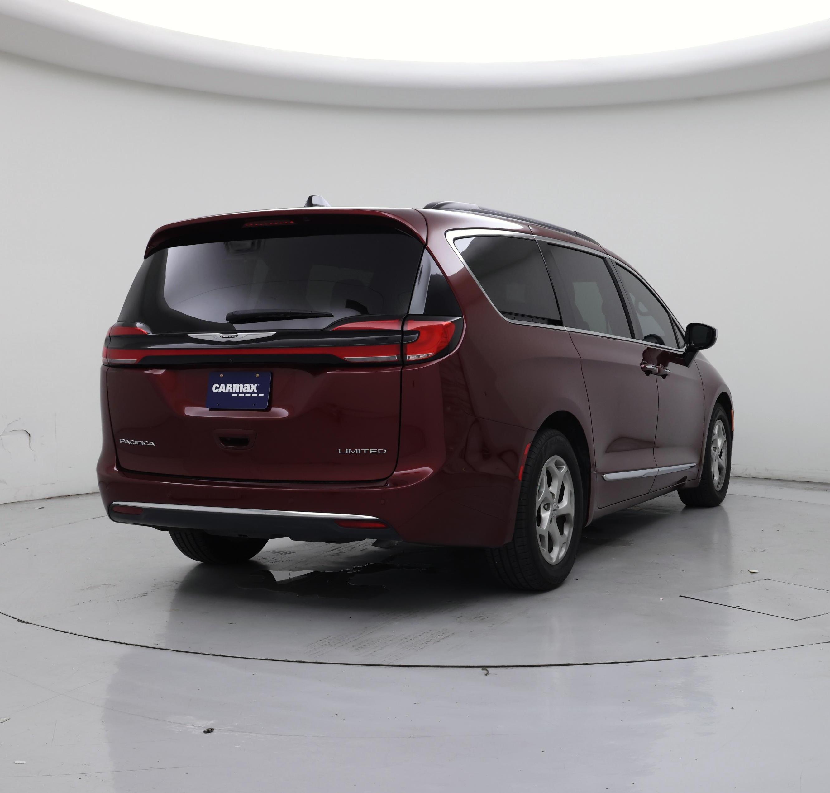 Thumbnail: 2023 Chrysler Pacifica - 8