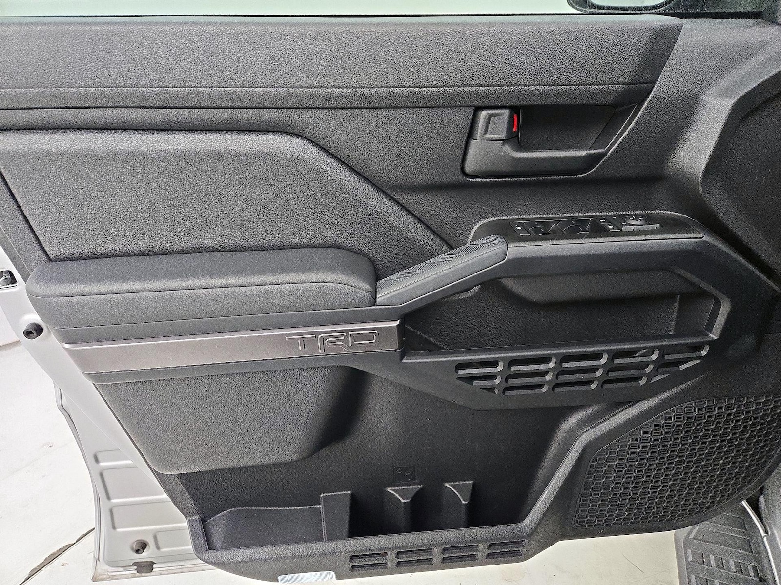 2025 Toyota 4Runner TRD Off-Road - Photo 13