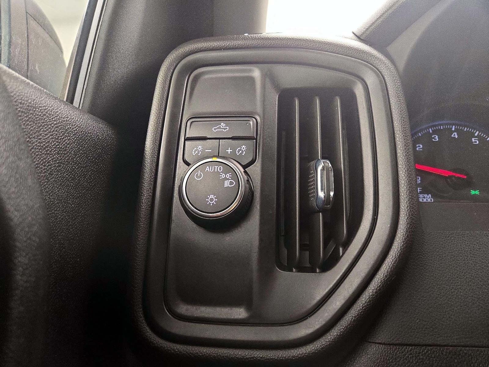2022 Chevrolet Silverado 1500 Custom - Photo 14