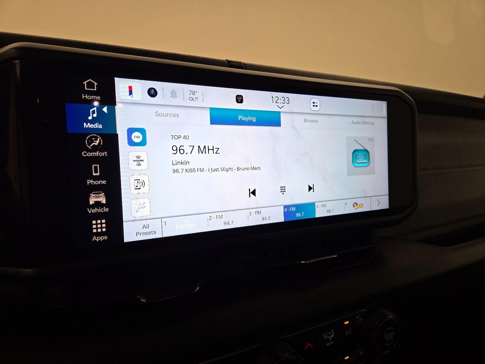 2024 Jeep Wrangler 4-Door Sport S - Photo 16