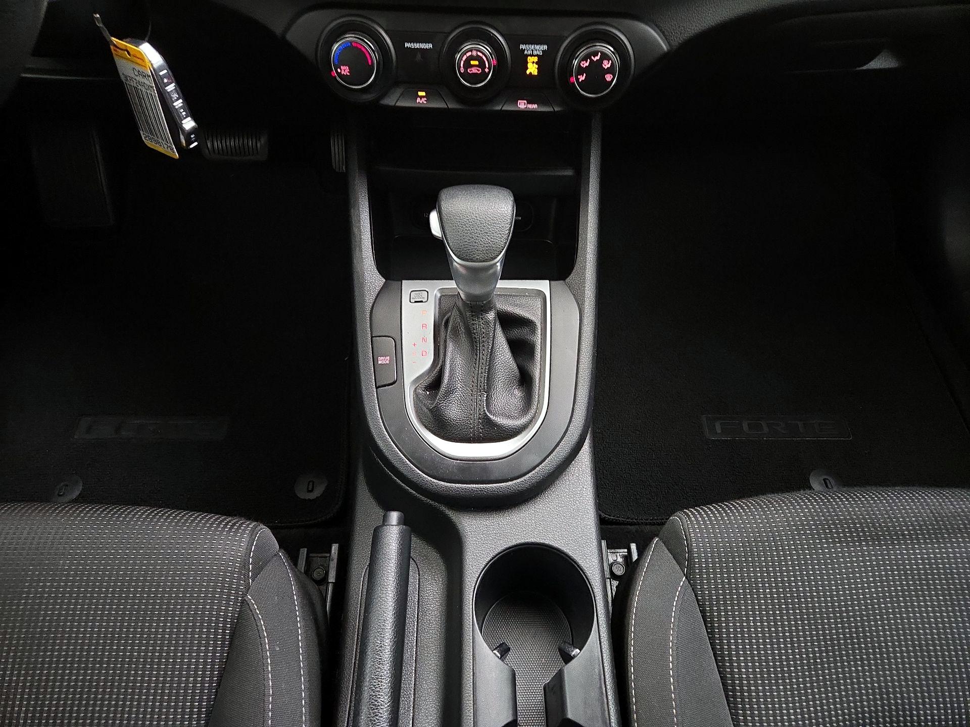 Thumbnail: 2021 Kia Forte - 17