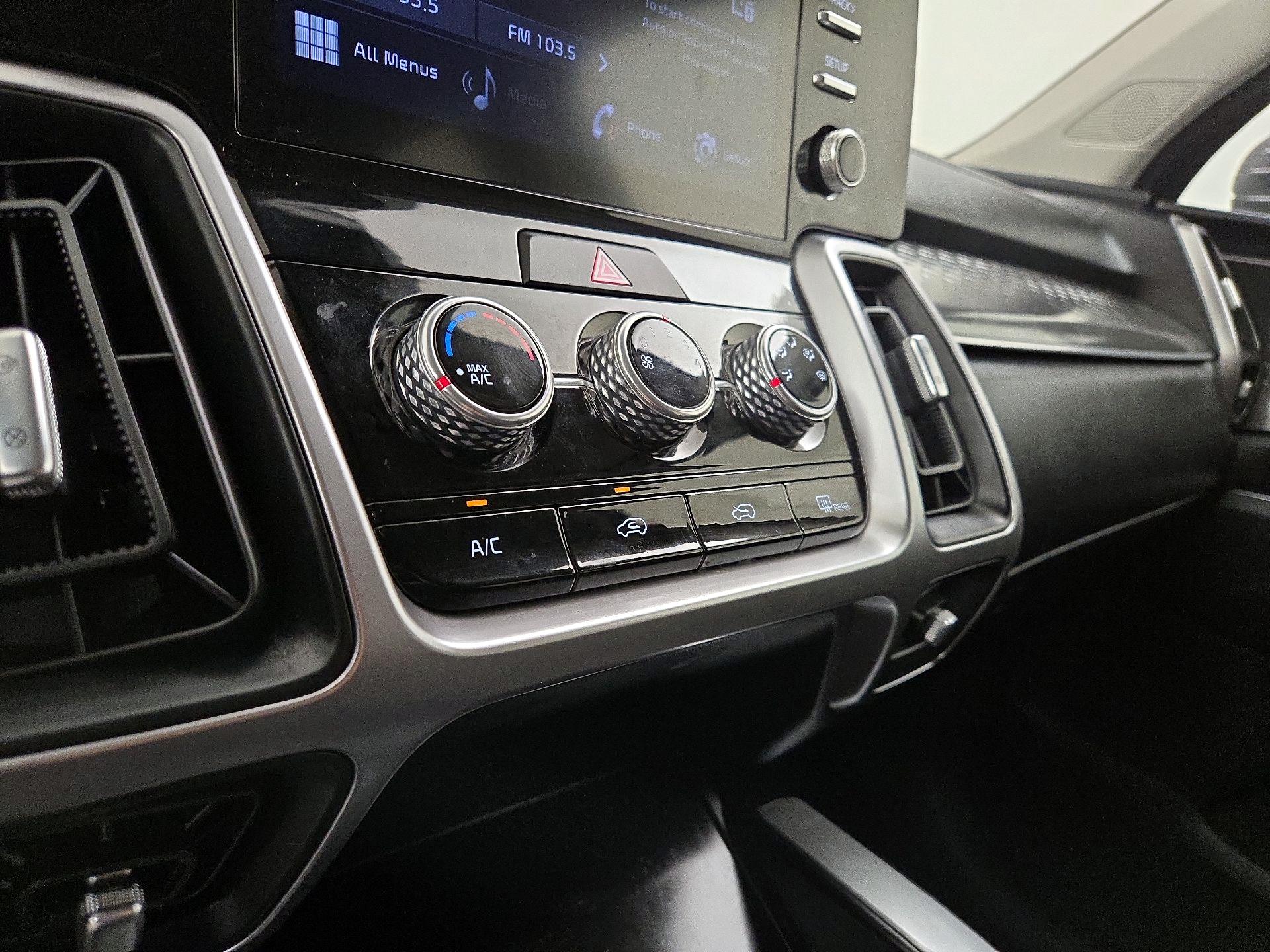 Thumbnail: 2021 Kia Sorento - 16