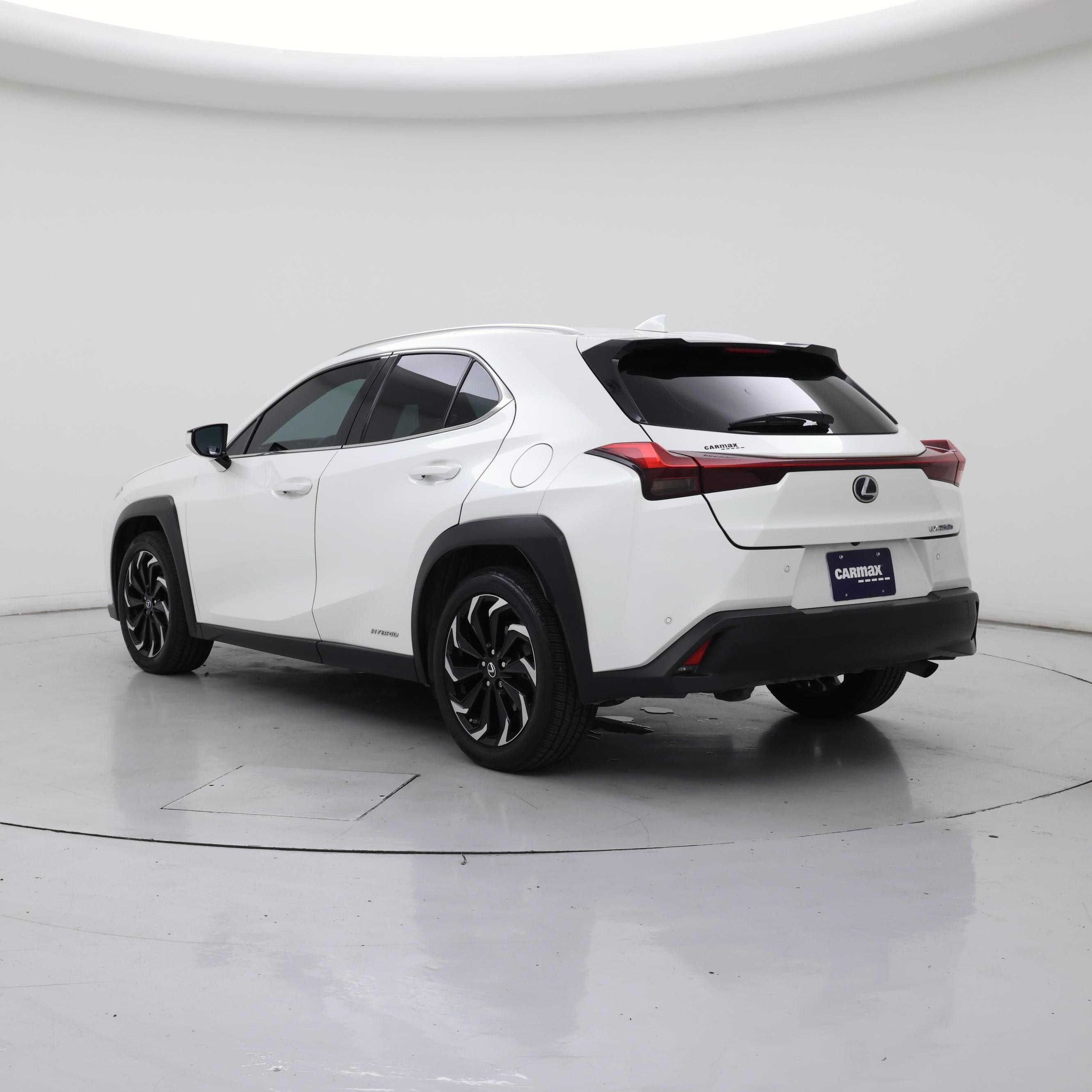 Thumbnail: 2020 Lexus UX - 2