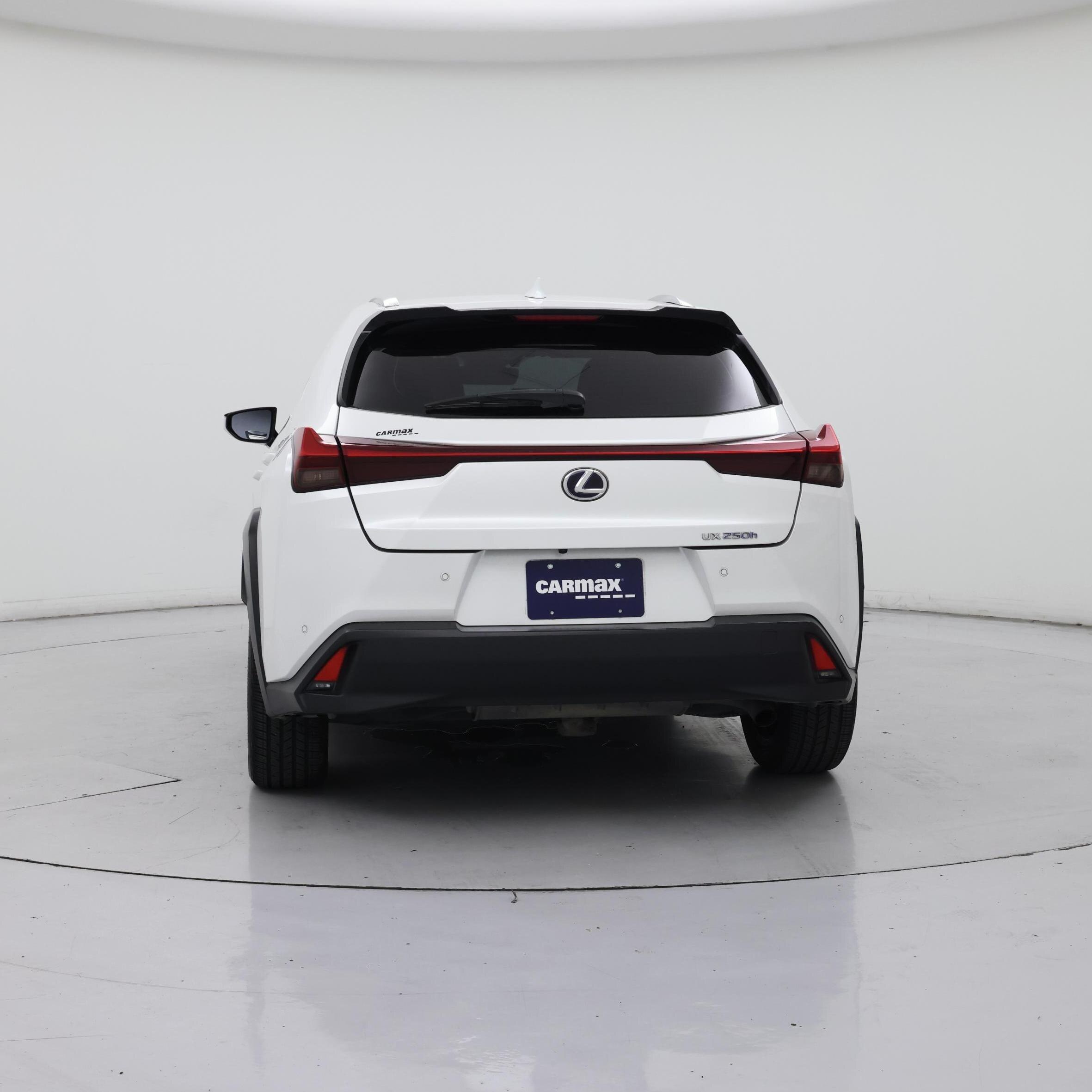 Thumbnail: 2020 Lexus UX - 6