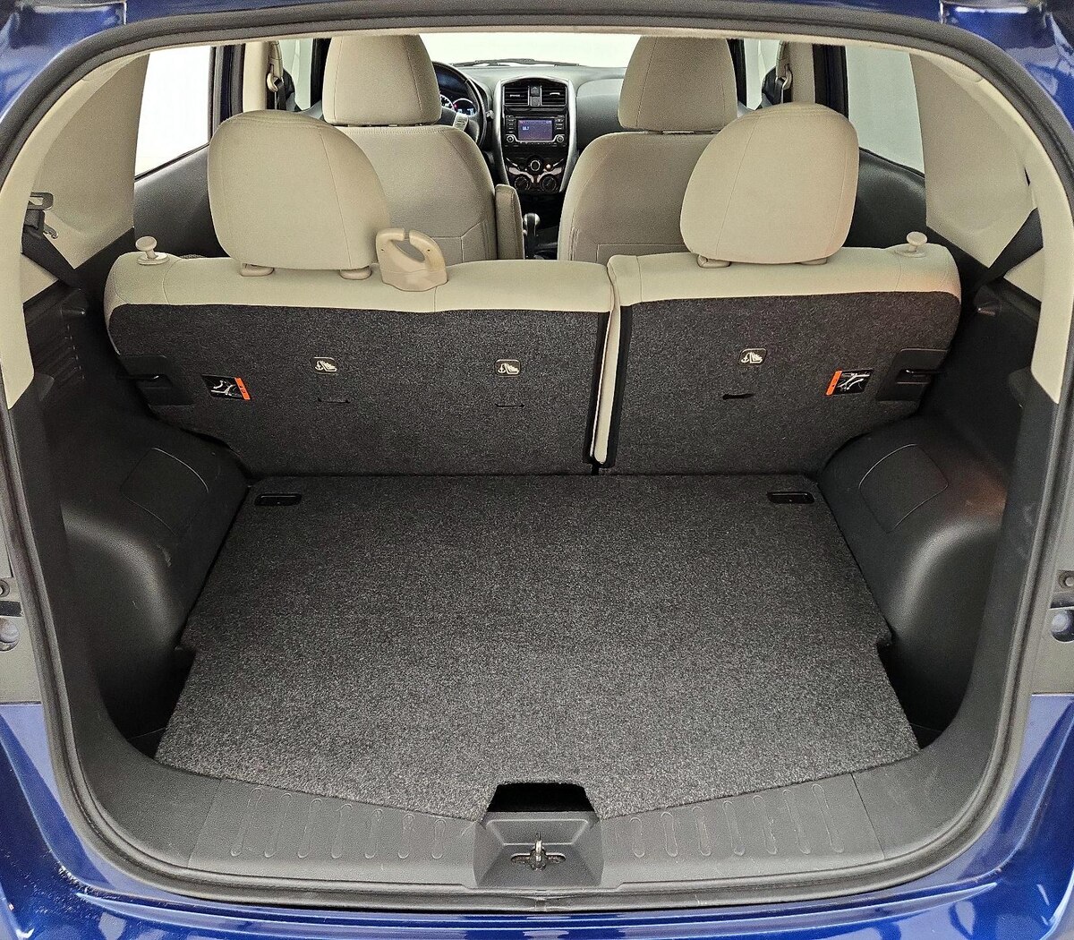 Trunk/Cargo (Seats Up)