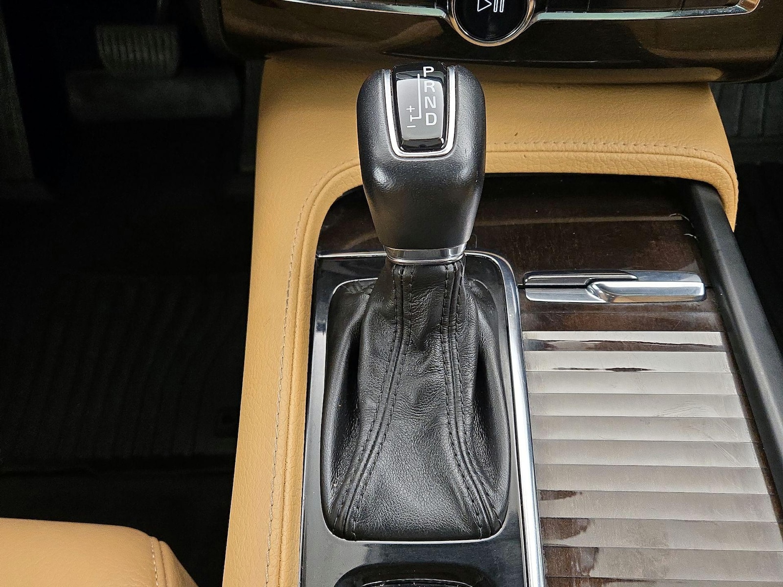 2018 Volvo XC90 Momentum - Photo 19