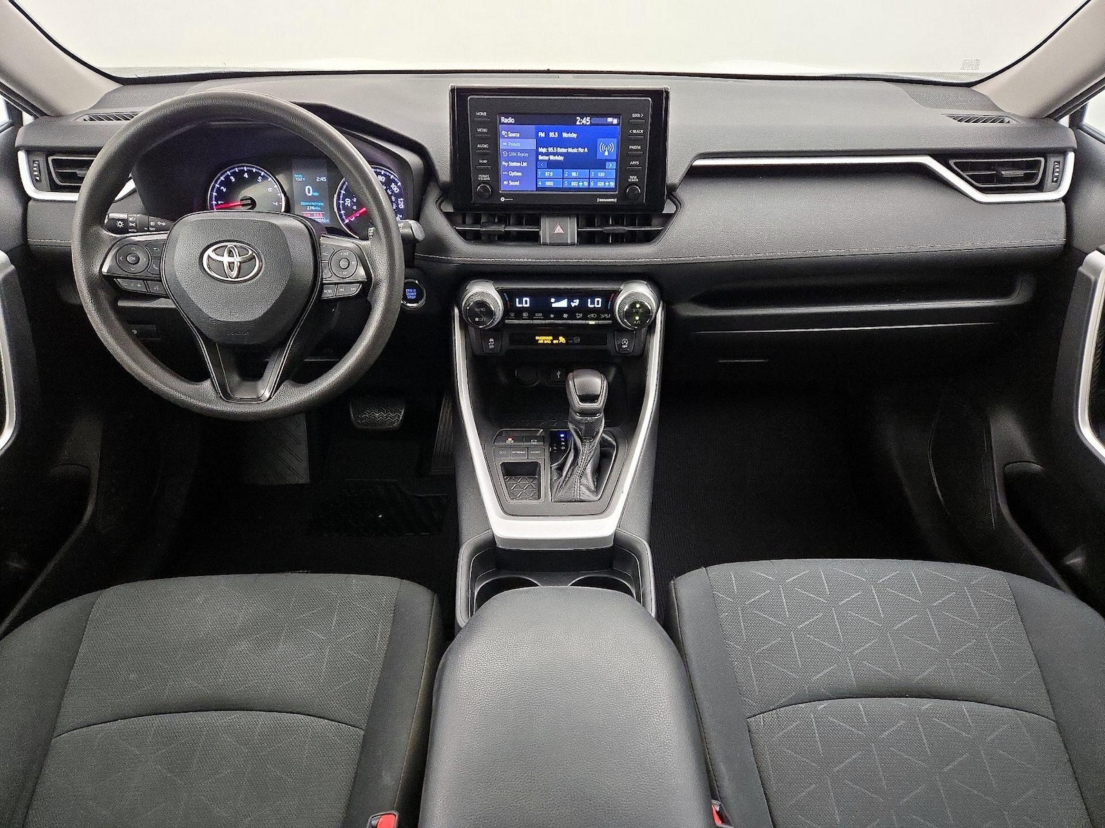2021 Toyota RAV4 XLE - Photo 10