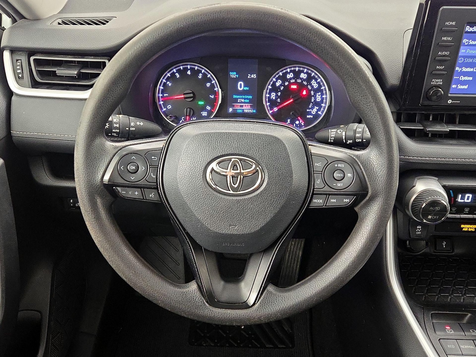 2021 Toyota RAV4 XLE - Photo 11