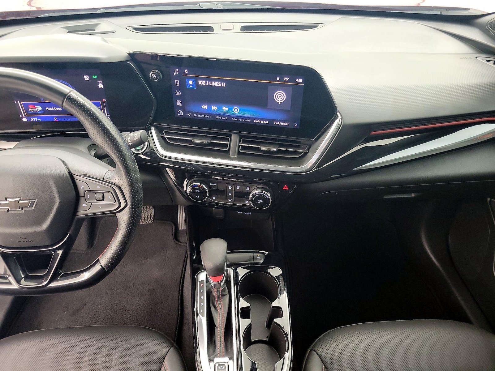 2025 Chevrolet Trax RS - Photo 10