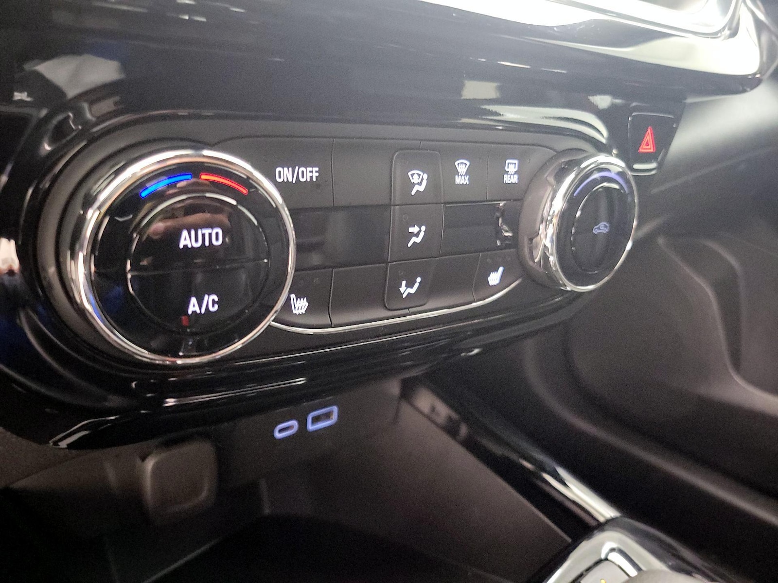 2025 Chevrolet Trax RS - Photo 17