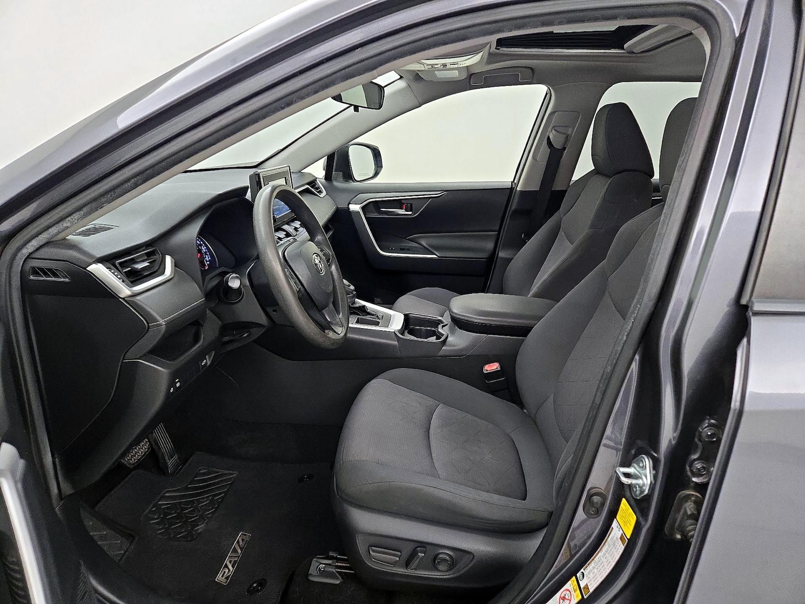 2019 Toyota RAV4 XLE - Photo 12