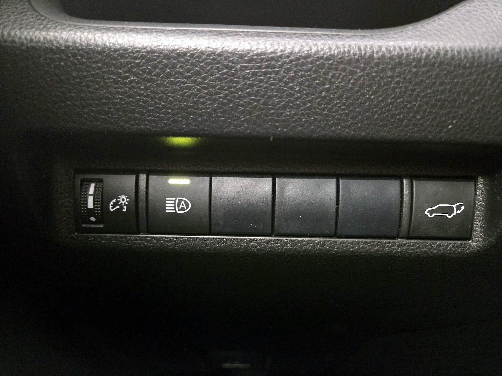 2019 Toyota RAV4 XLE - Photo 14