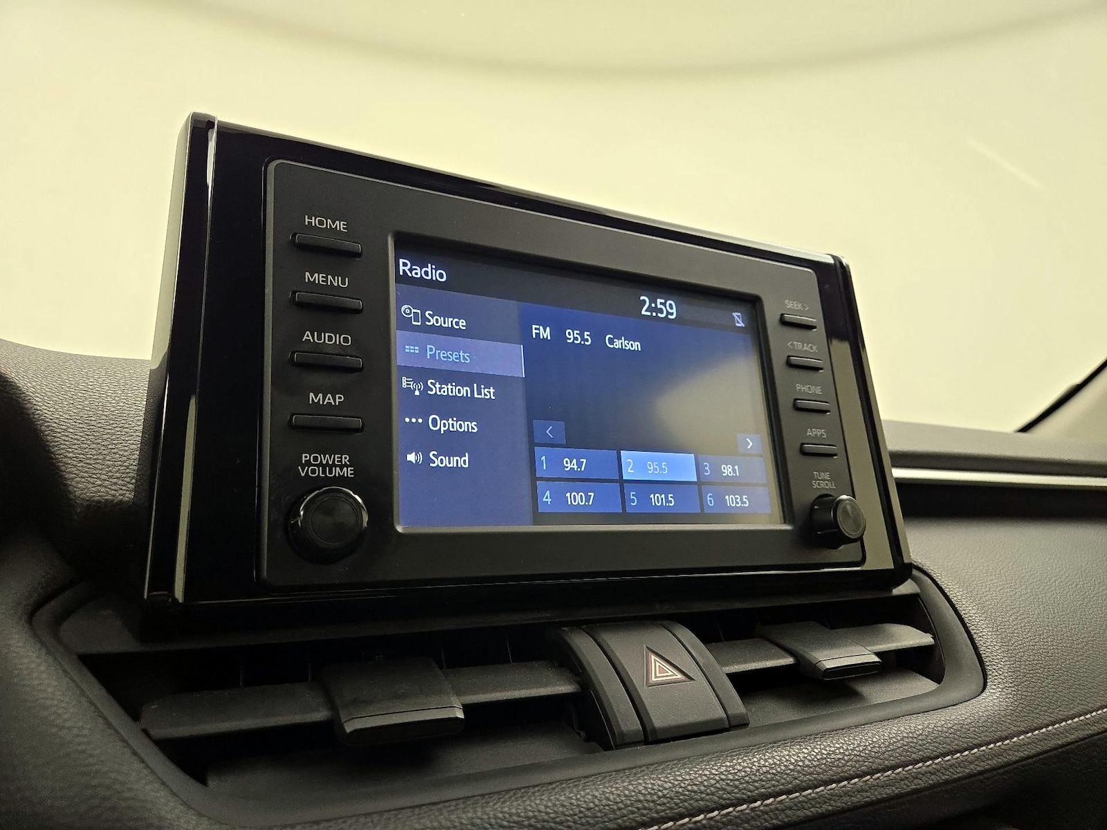 2019 Toyota RAV4 XLE - Photo 16
